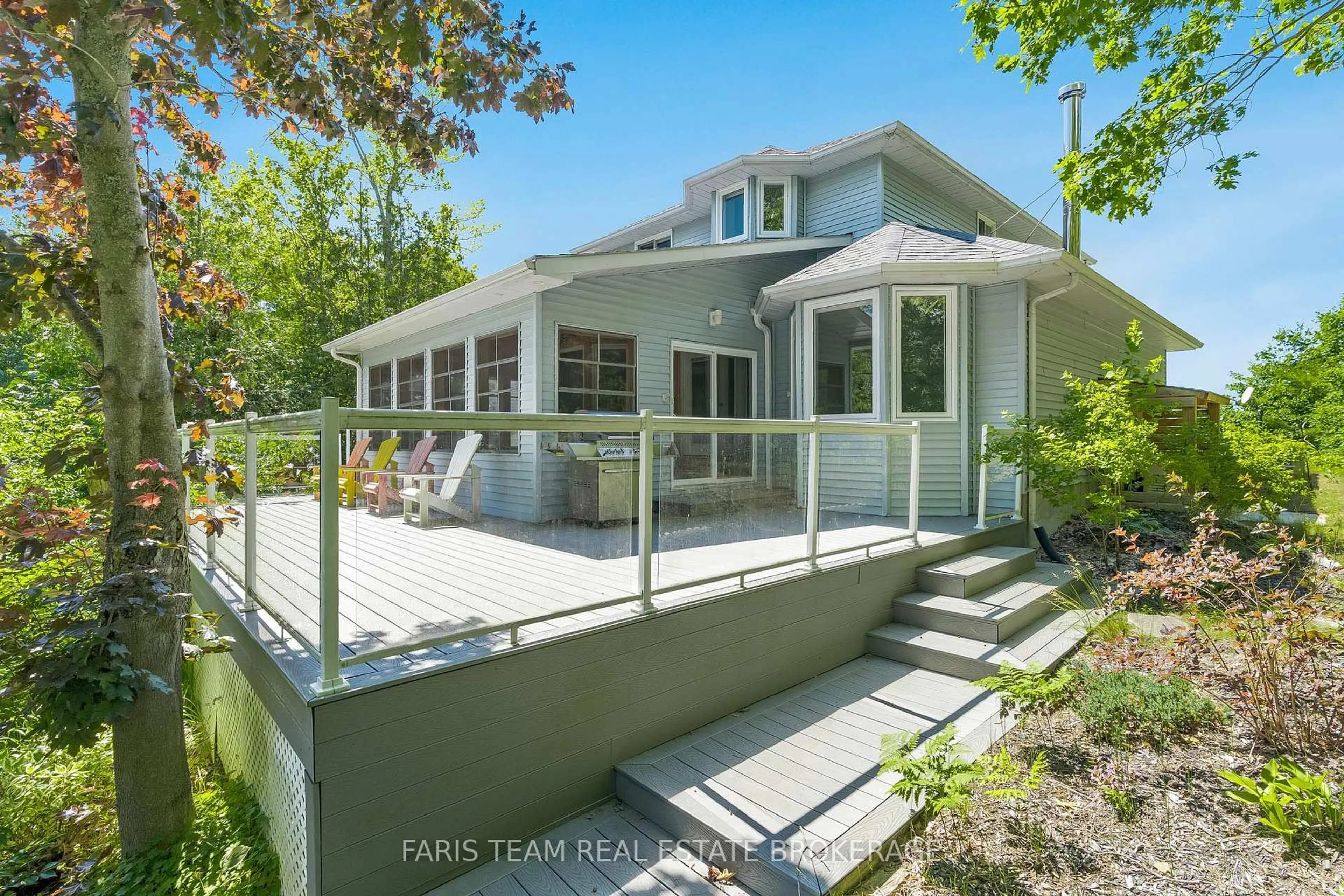 Home with vinyl exterior material, unknown for 8 Glen Forest Tr, Tiny Ontario L0L 2T0