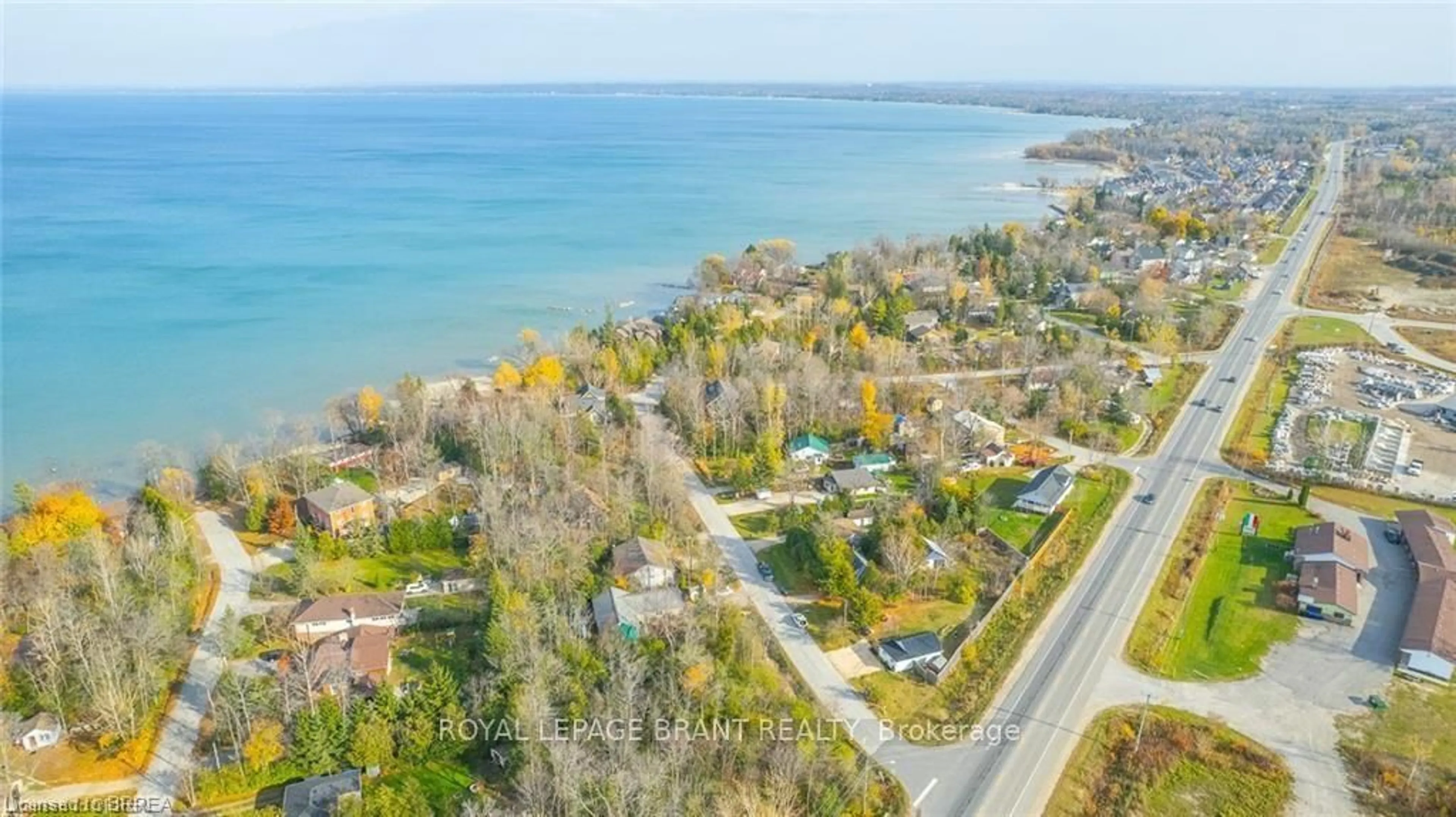 A pic from outside/outdoor area/front of a property/back of a property/a pic from drone, water/lake/river/ocean view for 9296 Beachwood Rd, Collingwood Ontario L9Y 3Z1