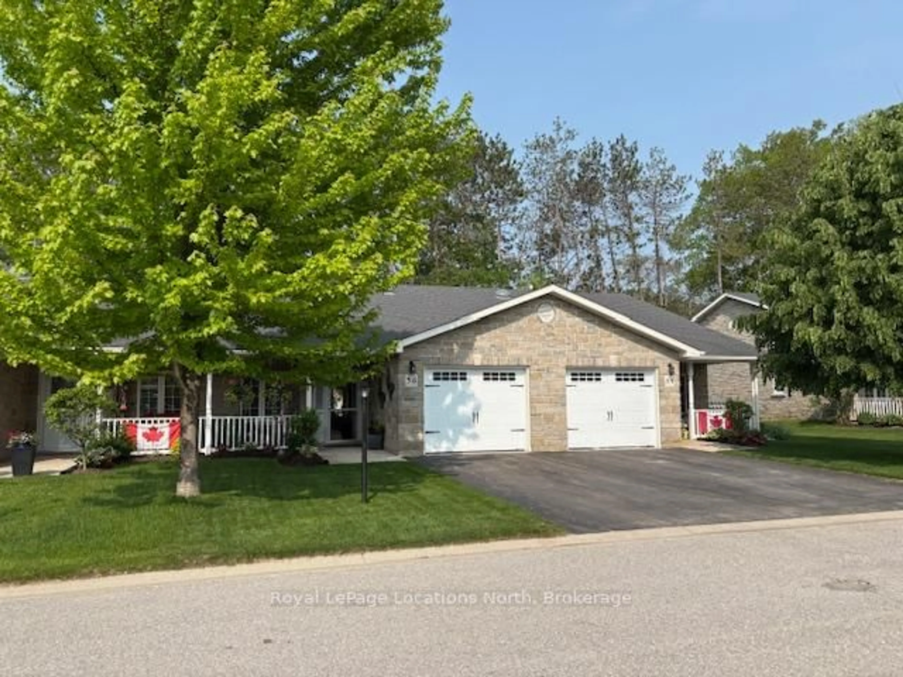 Home with vinyl exterior material, street for 56 GARDEN GROVE Cres, Wasaga Beach Ontario L9Z 0E6