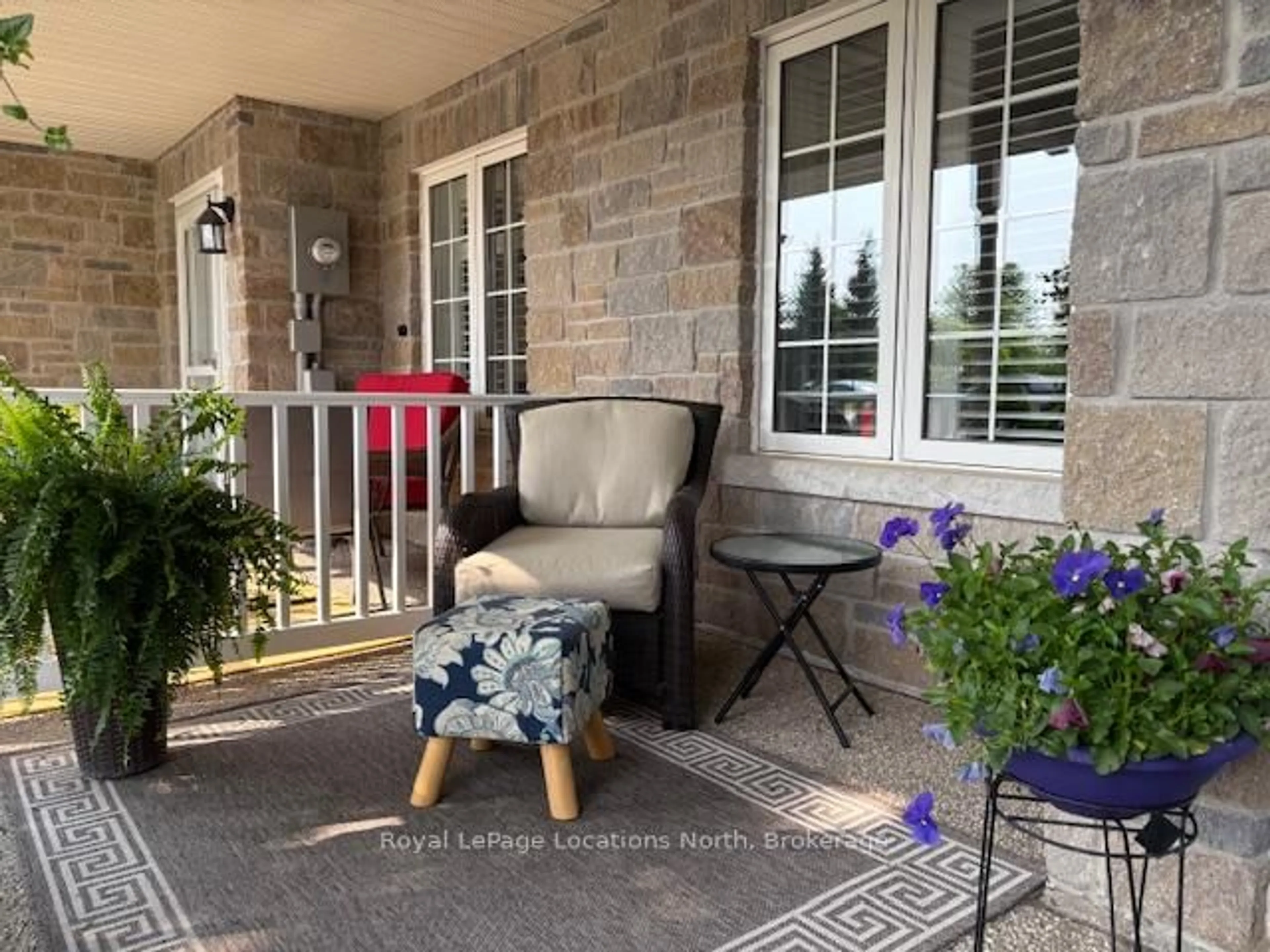 Patio, street for 56 GARDEN GROVE Cres, Wasaga Beach Ontario L9Z 0E6