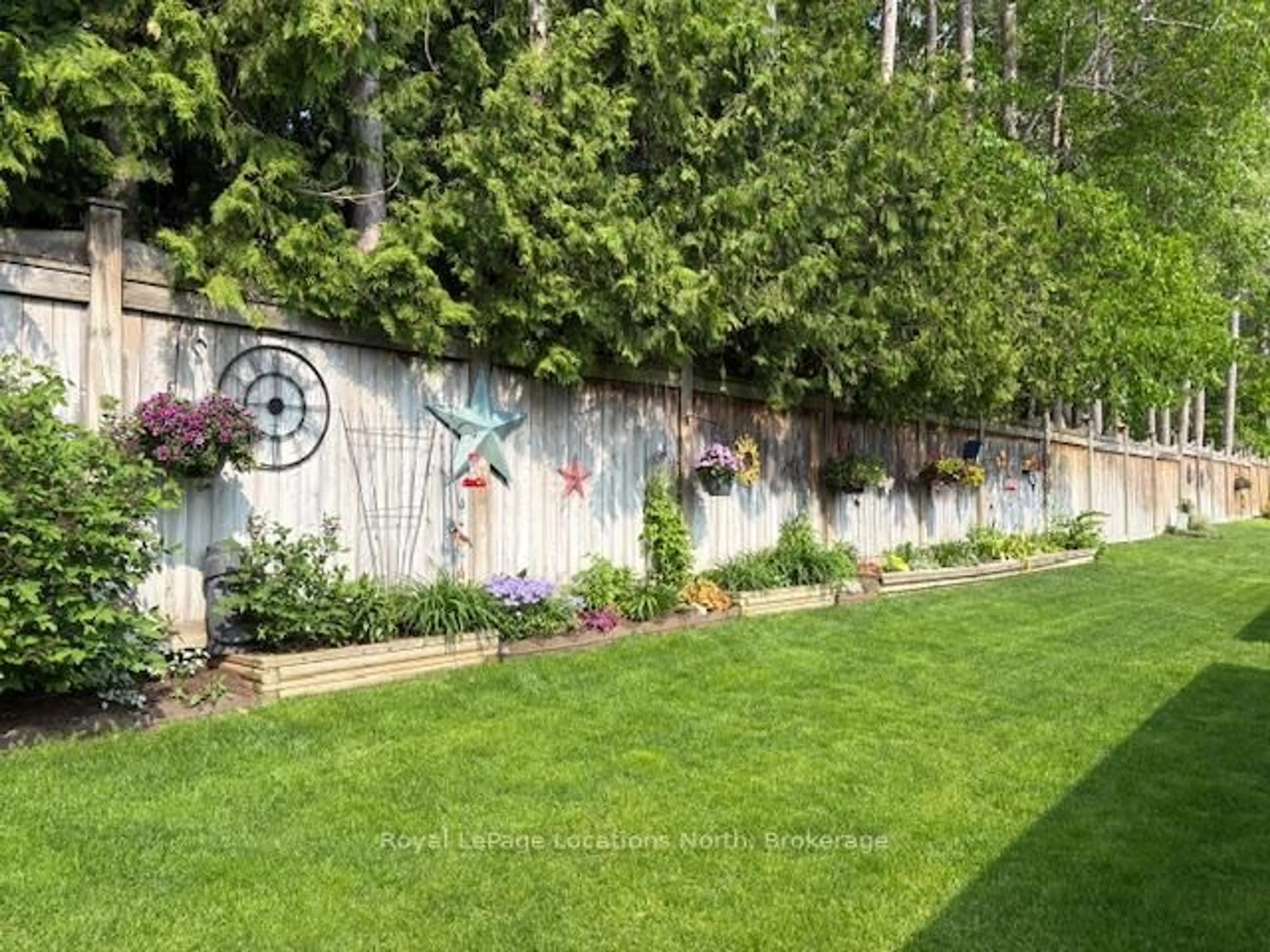 Patio, street for 56 GARDEN GROVE Cres, Wasaga Beach Ontario L9Z 0E6