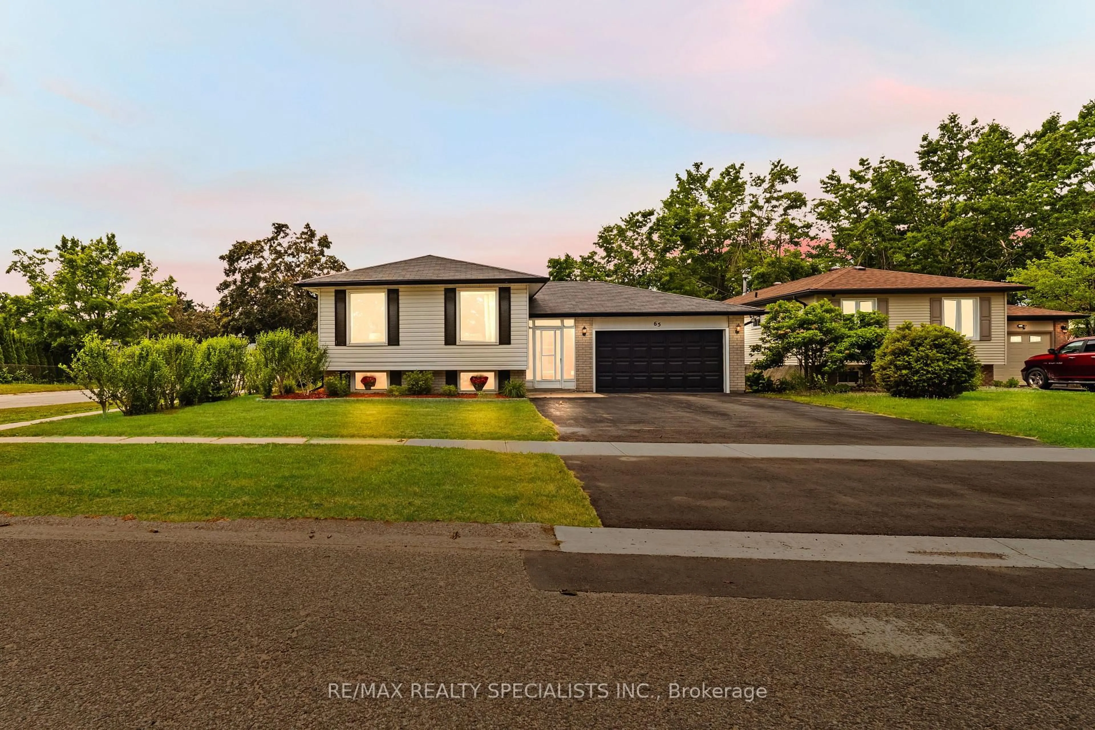 Unknown for 65 Bronte Cres, Barrie Ontario L4N 5B8
