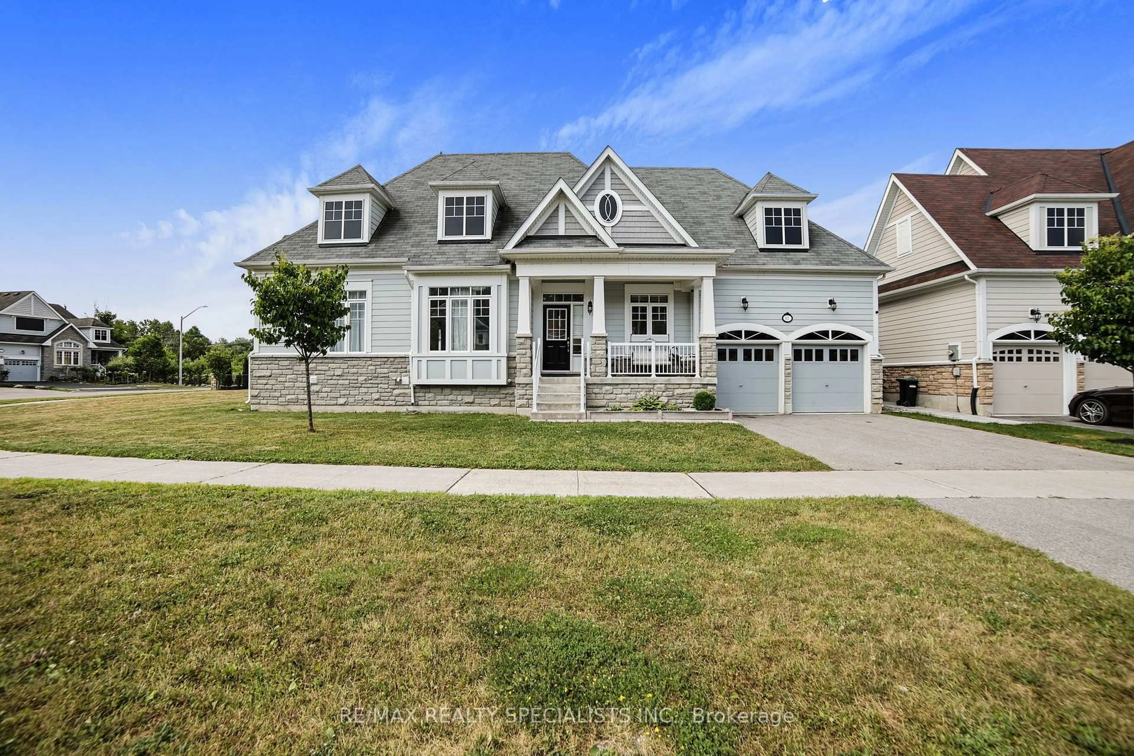 Home with vinyl exterior material, street for 61 Riverwalk Pl, Midland Ontario L4R 0B4