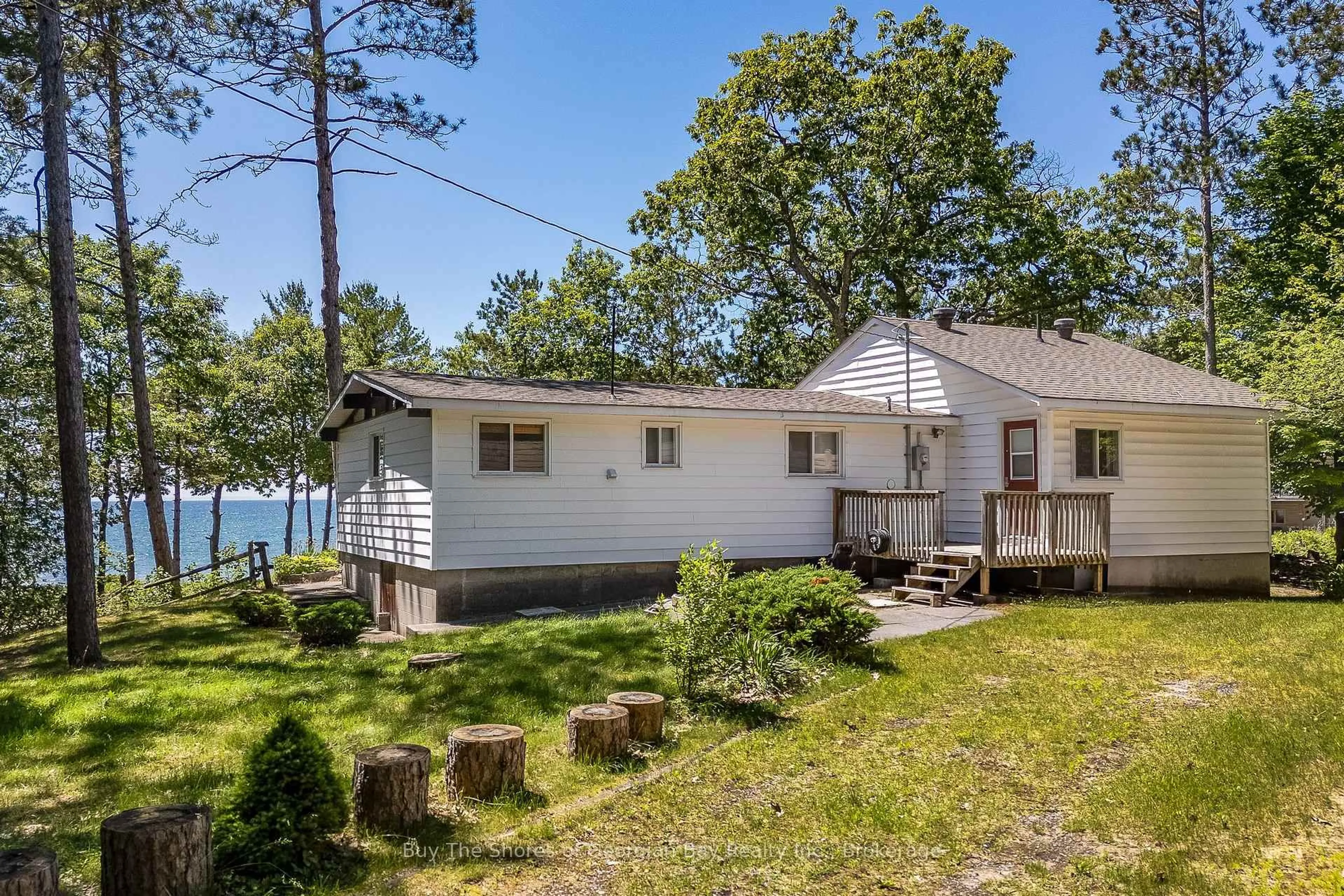 Patio, water/lake/river/ocean view for 8 NASSAU Crt, Tiny Ontario L9M 0H3