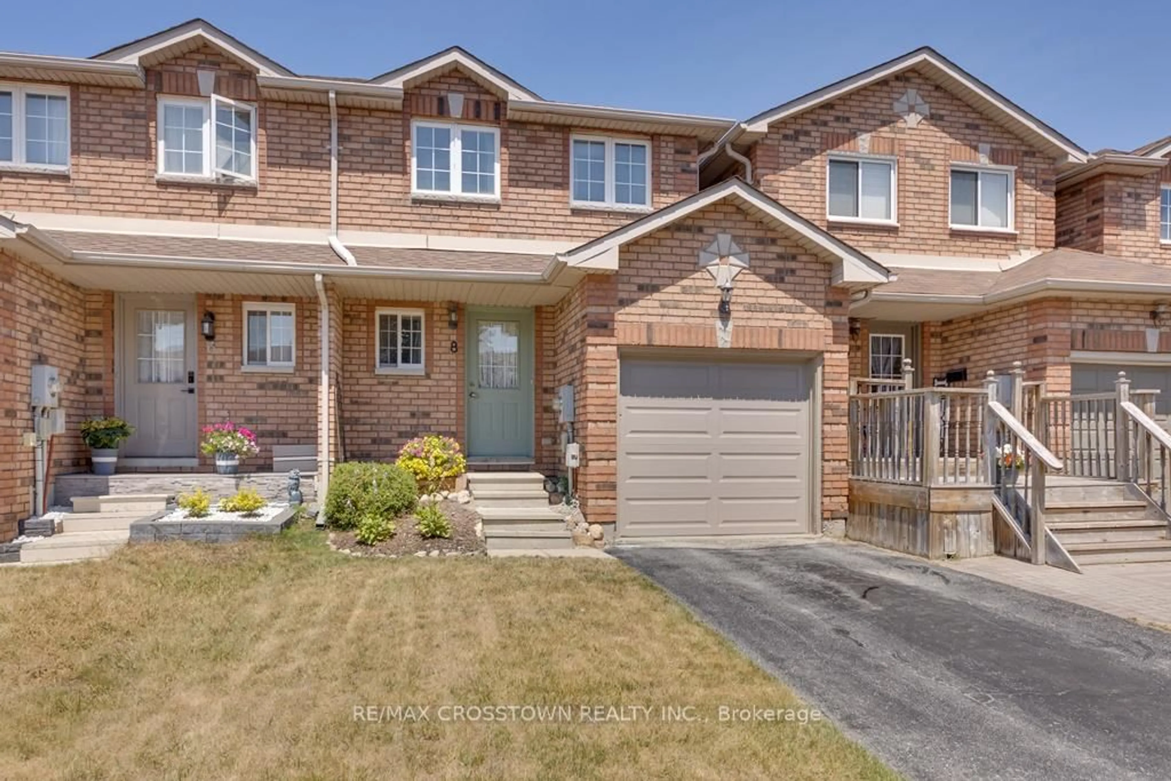 Home with brick exterior material, street for 8 Bibby Crt, Barrie Ontario L4N 8T5