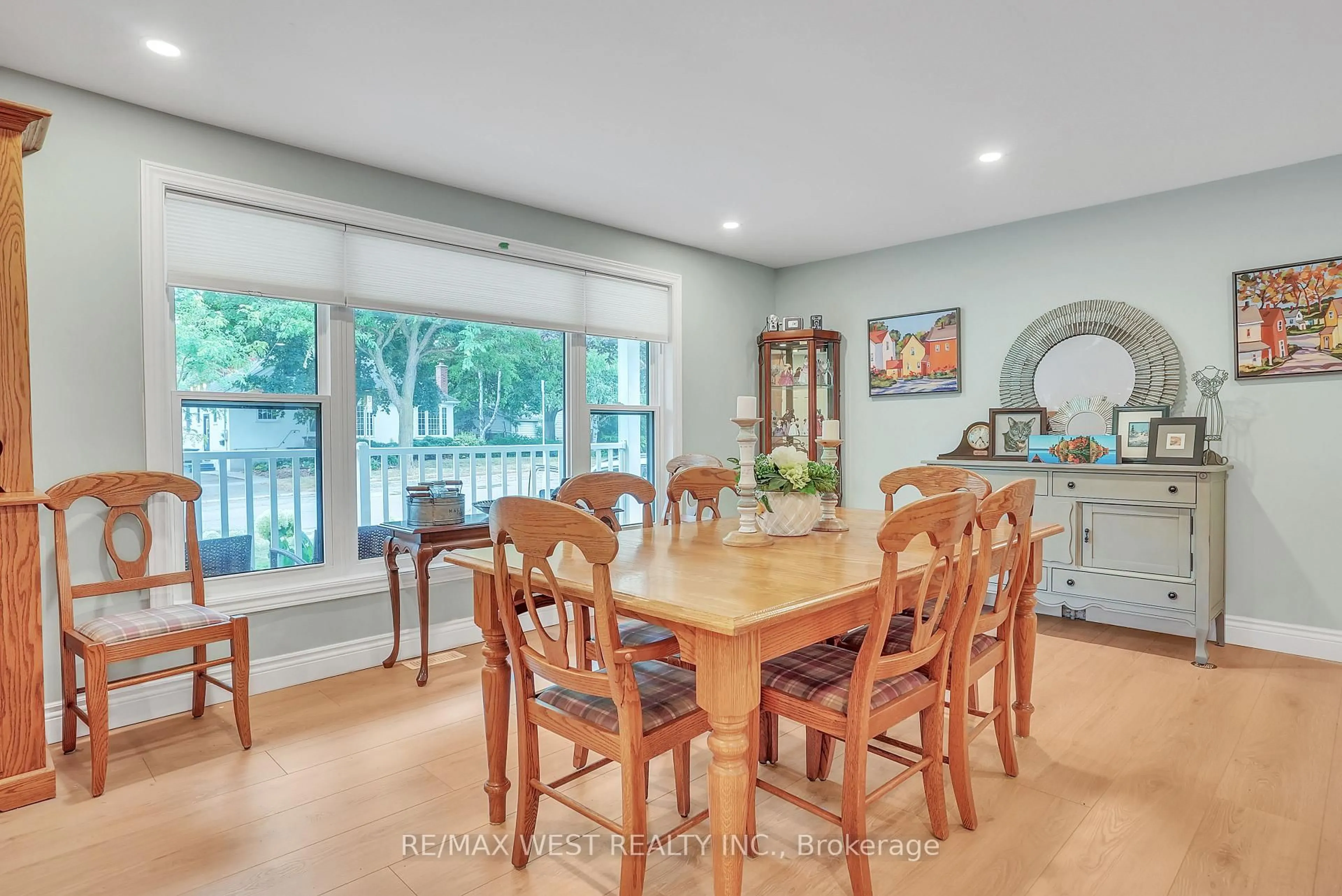 Dining room, unknown for 26 Granville St, Barrie Ontario L4N 3J9