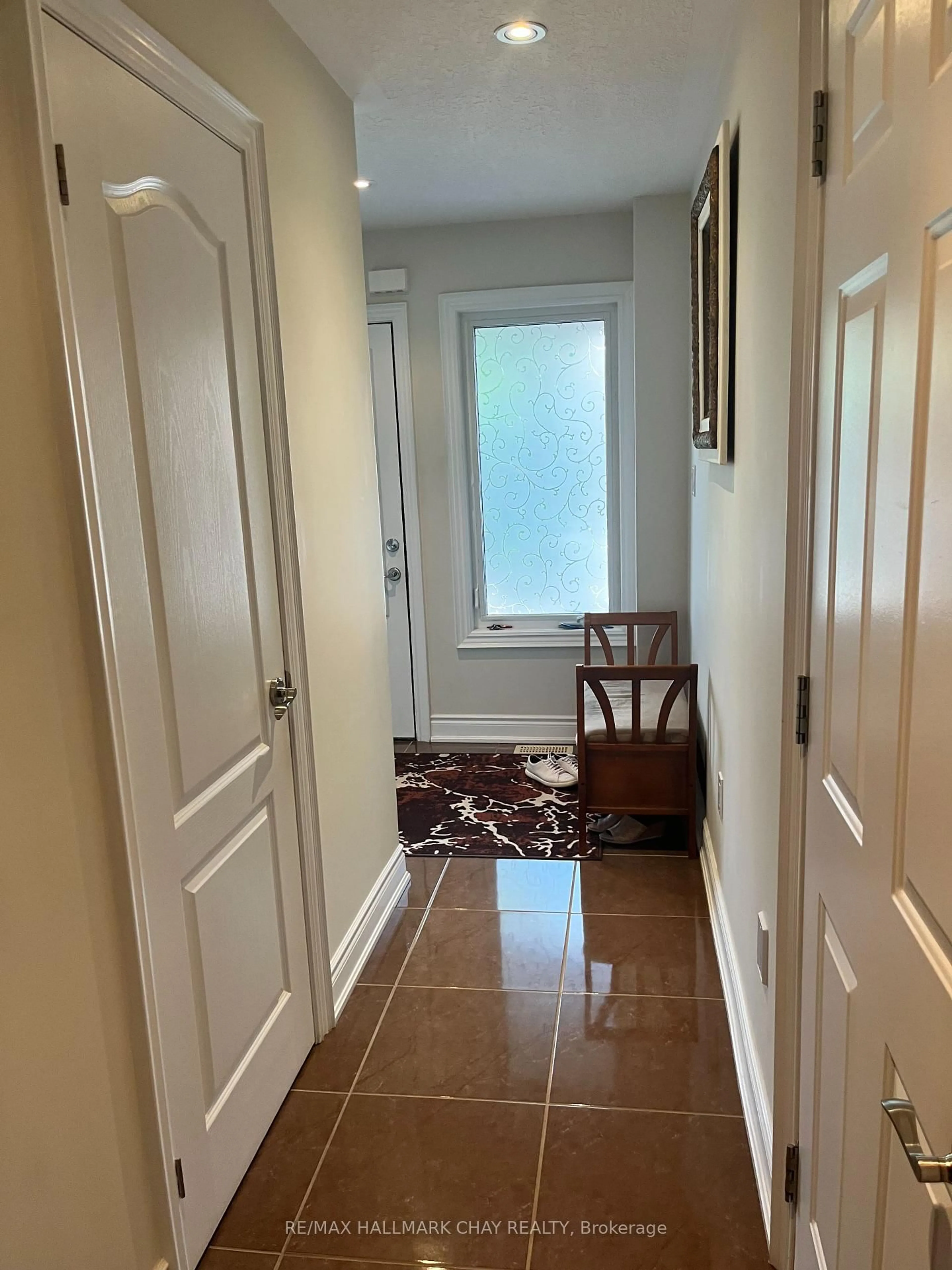 Unknown for 90 Sovereigns Gate #7, Barrie Ontario L4N 0Y9