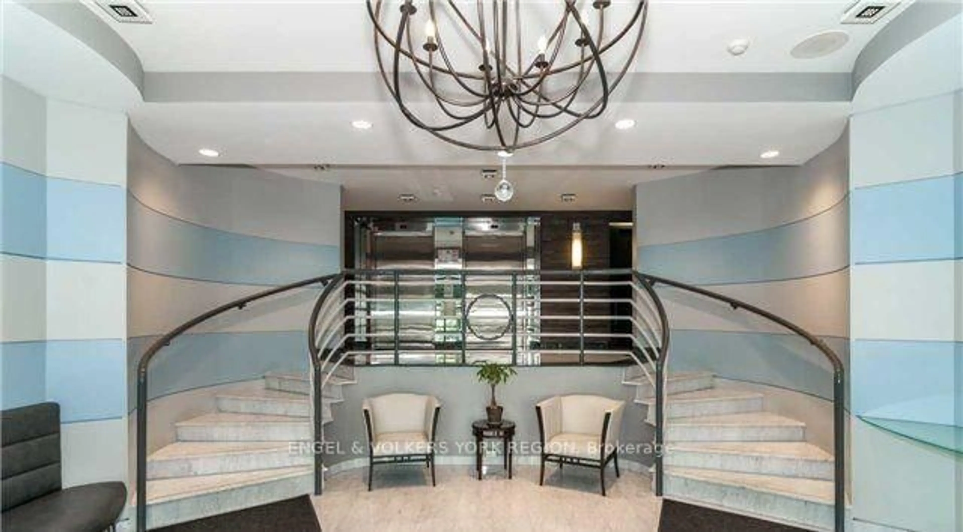 Indoor foyer for 75 Ellen St #1111, Barrie Ontario L4N 3A5