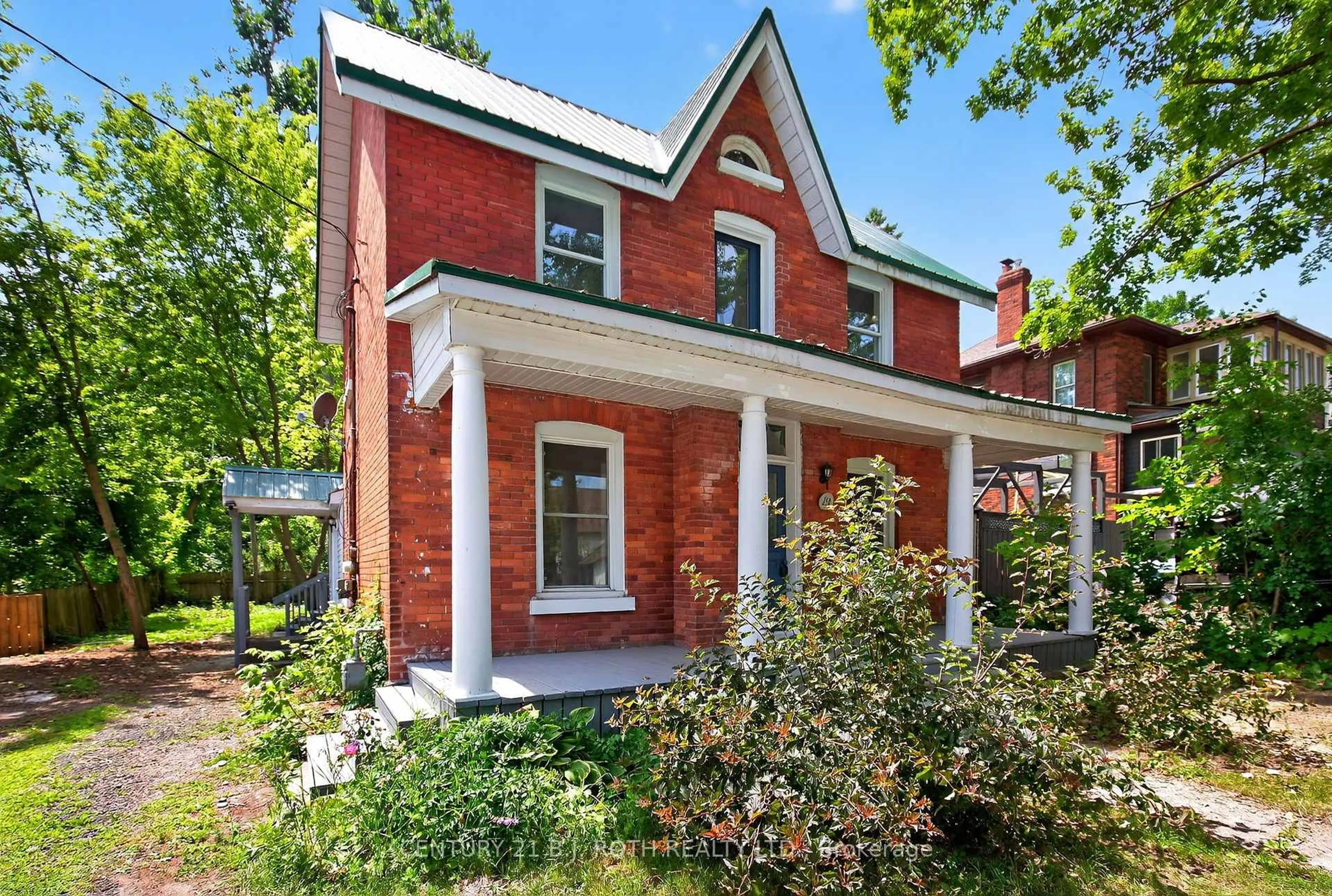 Home with brick exterior material, street for 153 Laclie St, Orillia Ontario L3V 4N1