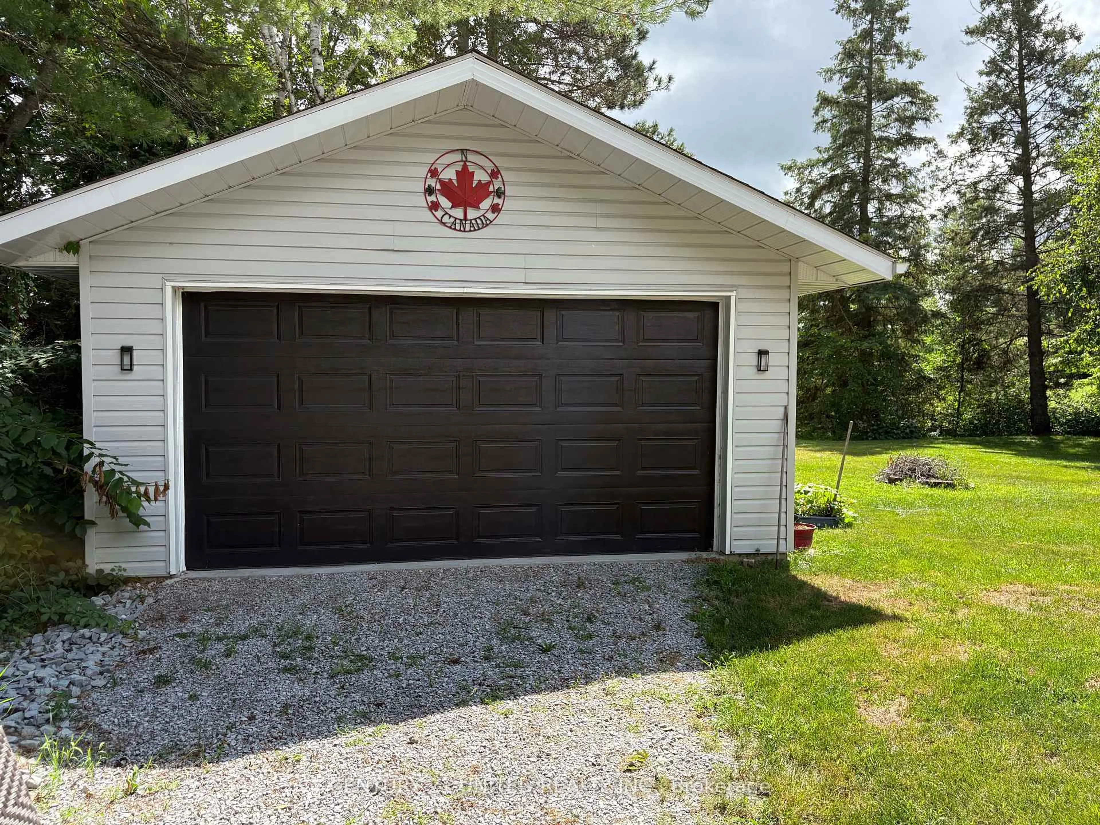 Indoor garage for 7249 Davy Dr, Ramara Ontario L0K 2B0
