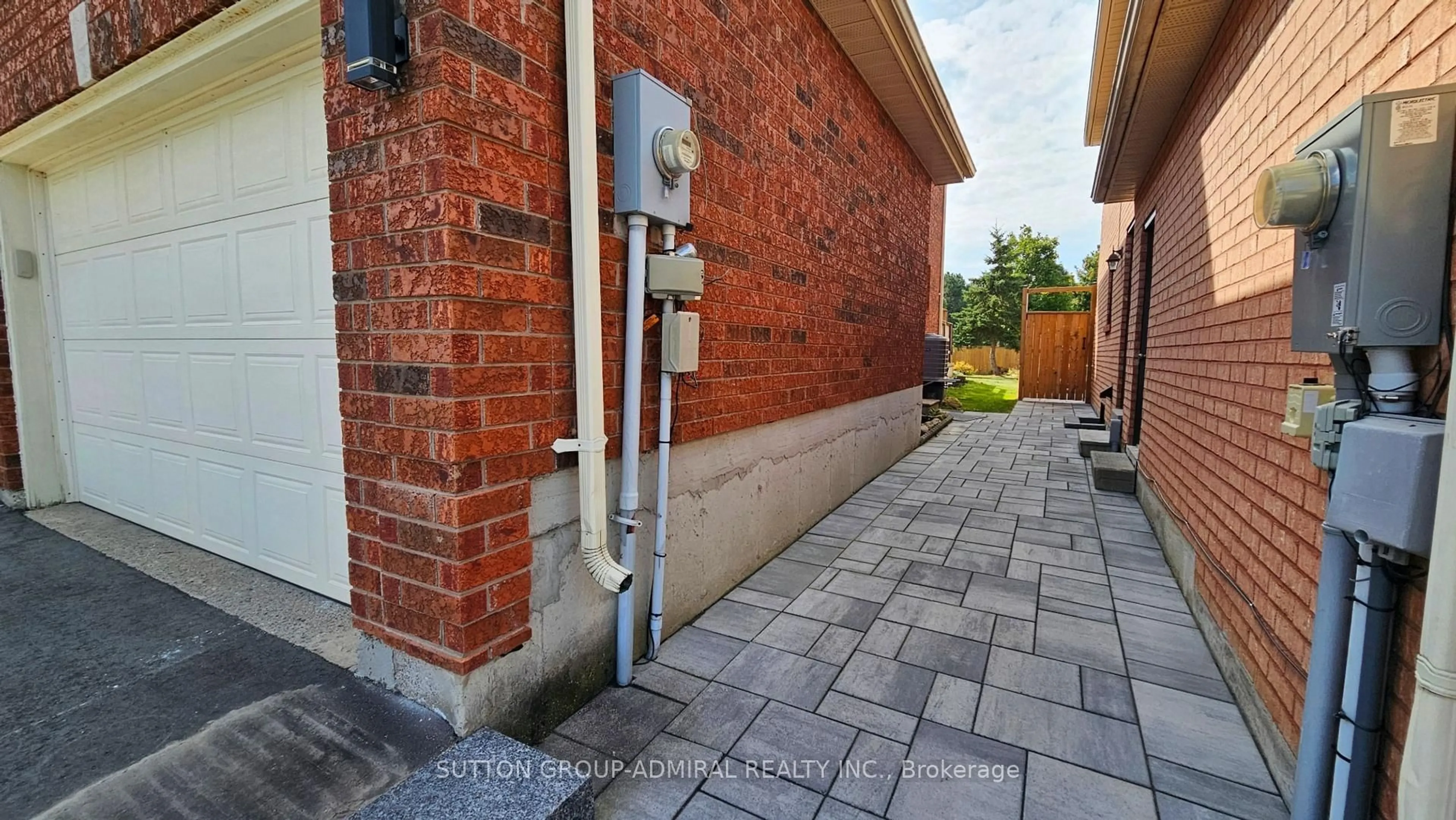 Patio, street for 96 Golden Meadow Rd, Barrie Ontario L4N 7G4