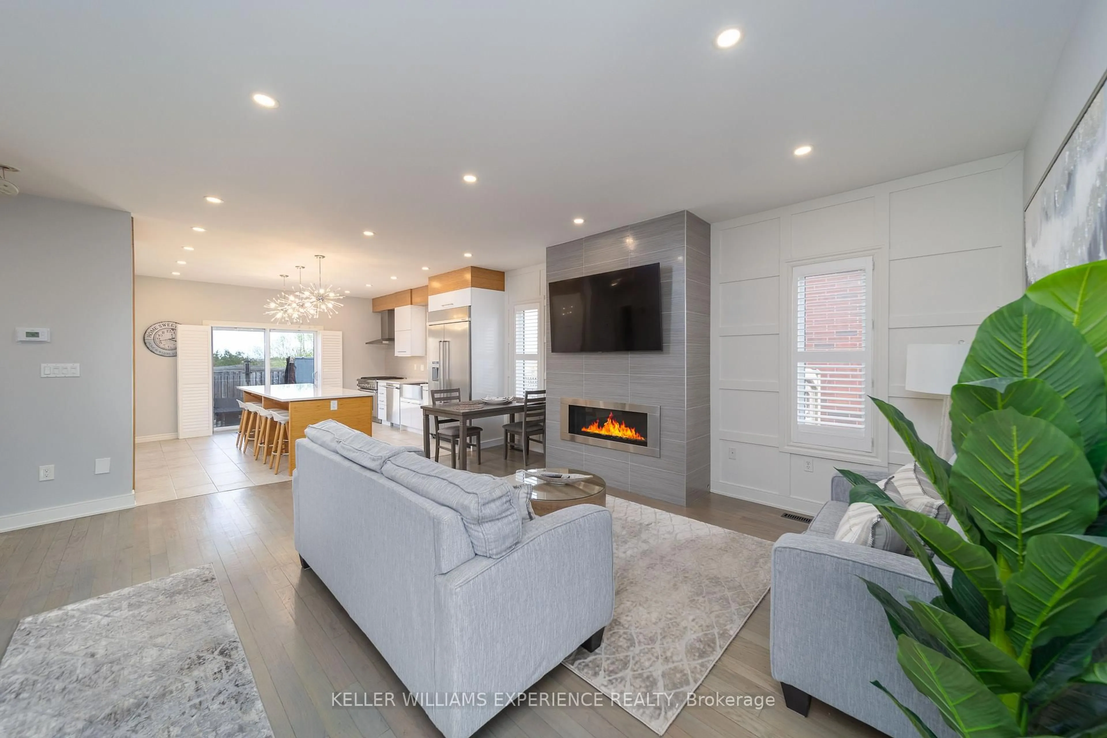 Open concept kitchen, unknown for 41 THRUSHWOOD Dr, Barrie Ontario L4N 0Z1