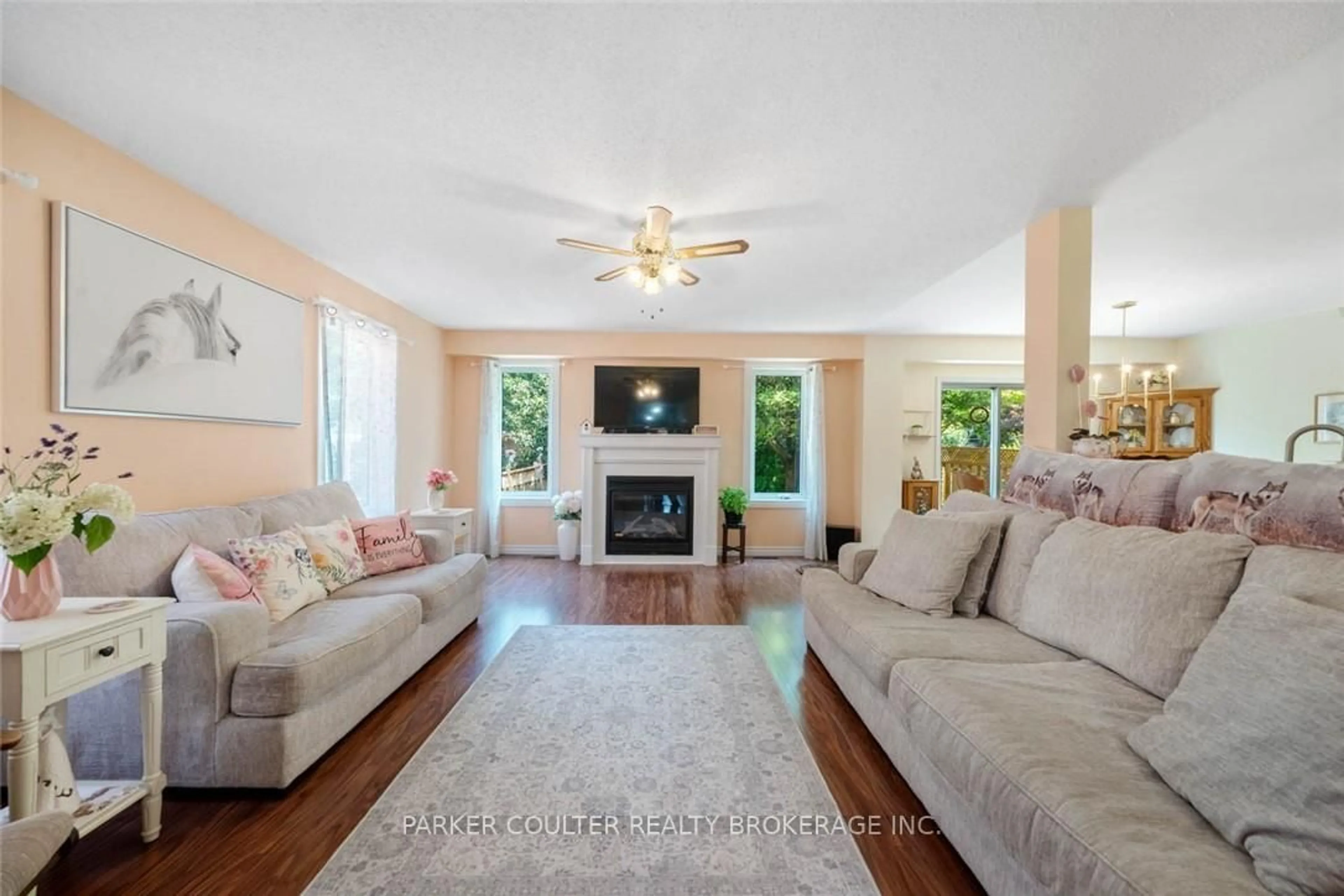 Living room with furniture, unknown for 84 Gore Dr, Barrie Ontario L4N 0A9