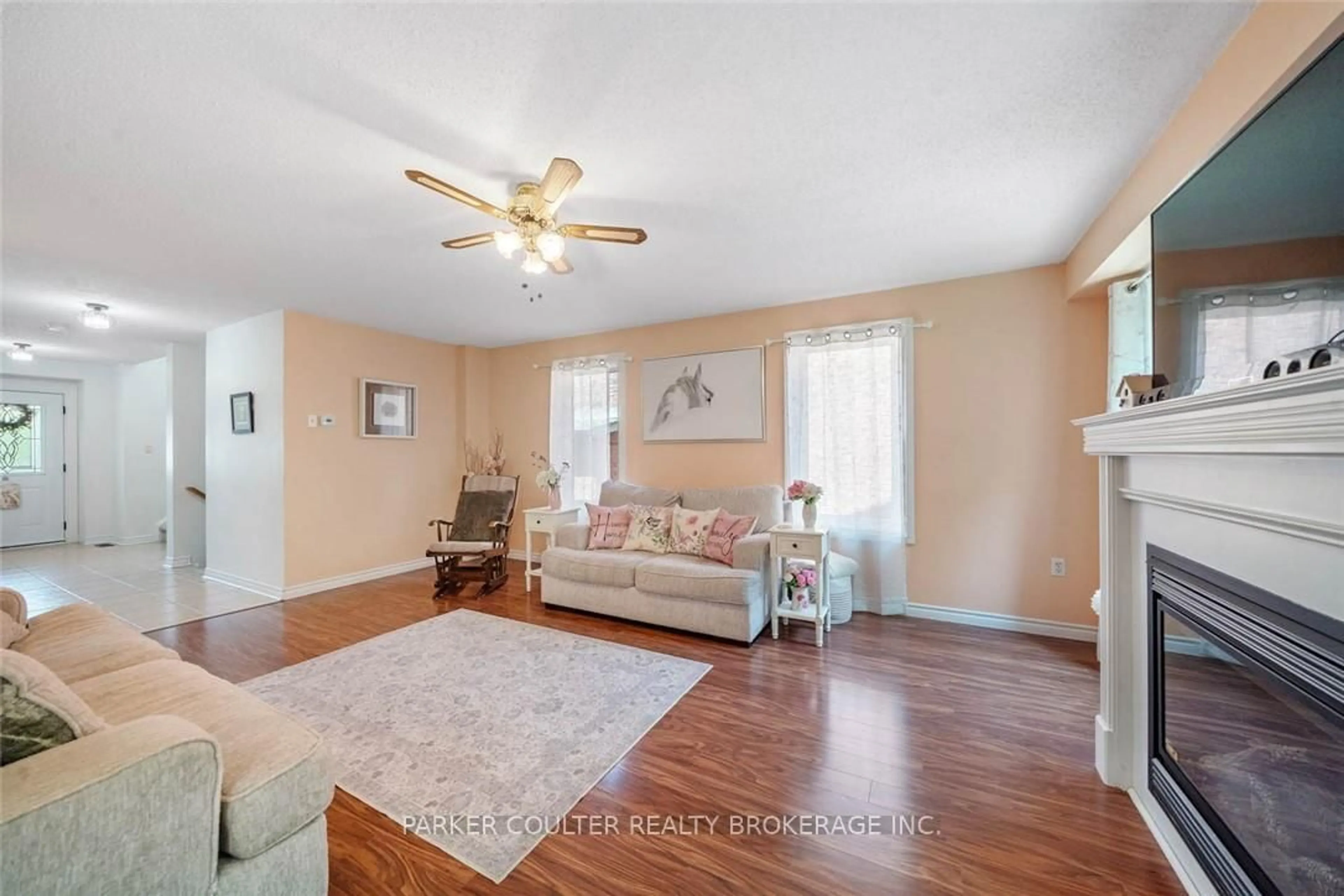 Living room with furniture, unknown for 84 Gore Dr, Barrie Ontario L4N 0A9