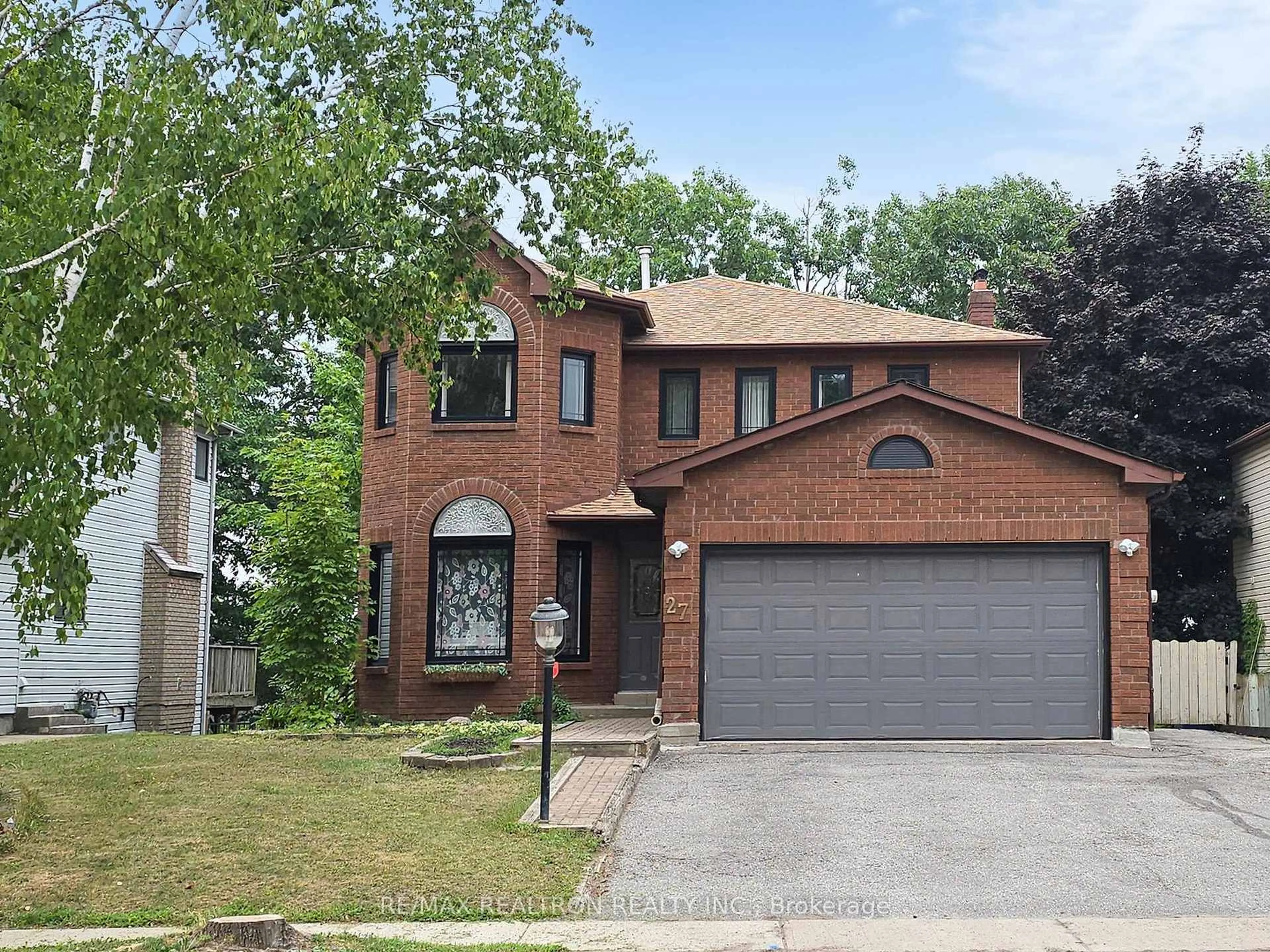 Home with brick exterior material, street for 27 Moore Pl, Barrie Ontario L4N 6N8