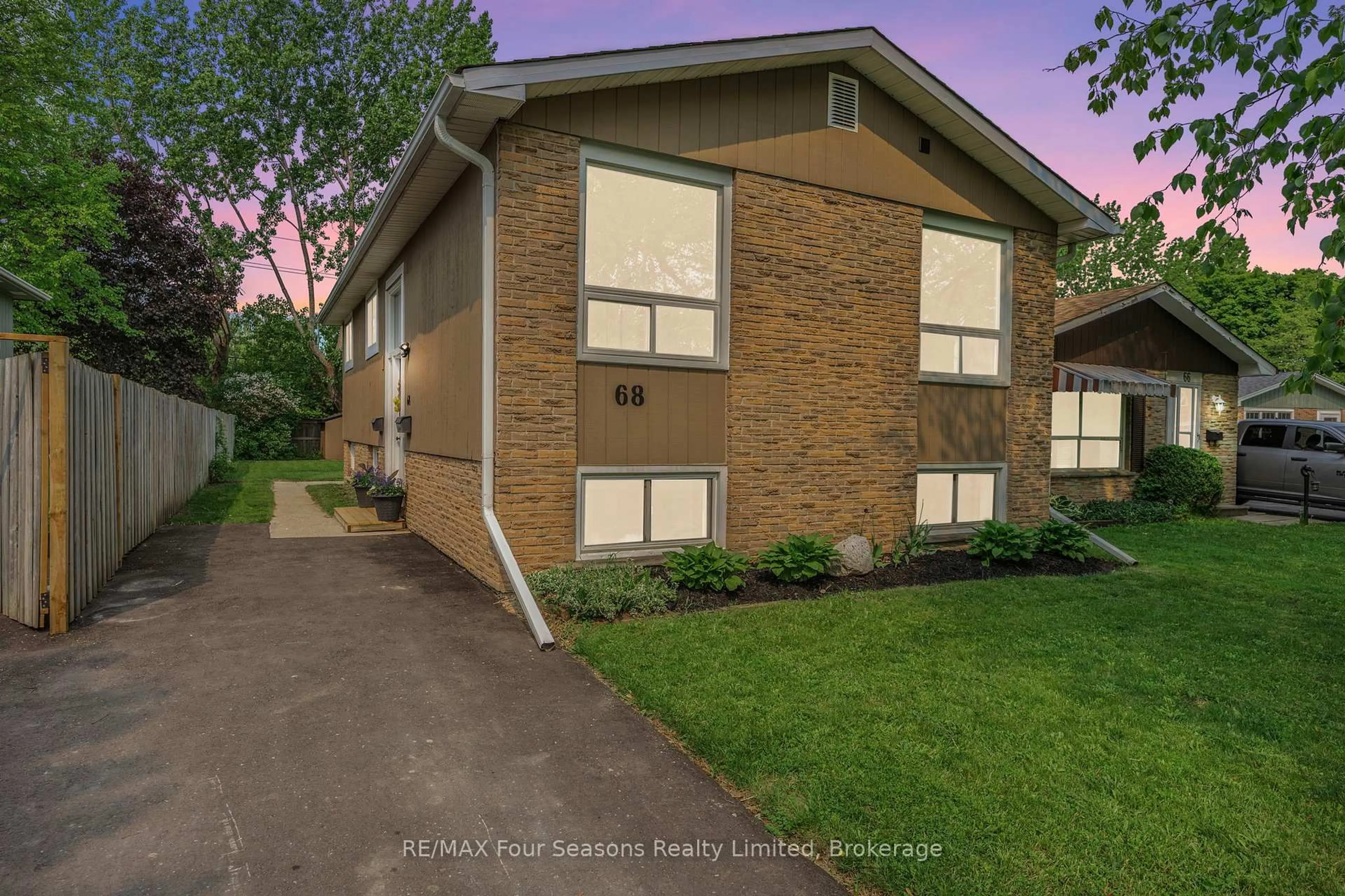 Unknown for 68 Courtice Cres, Collingwood Ontario L9Y 4G1