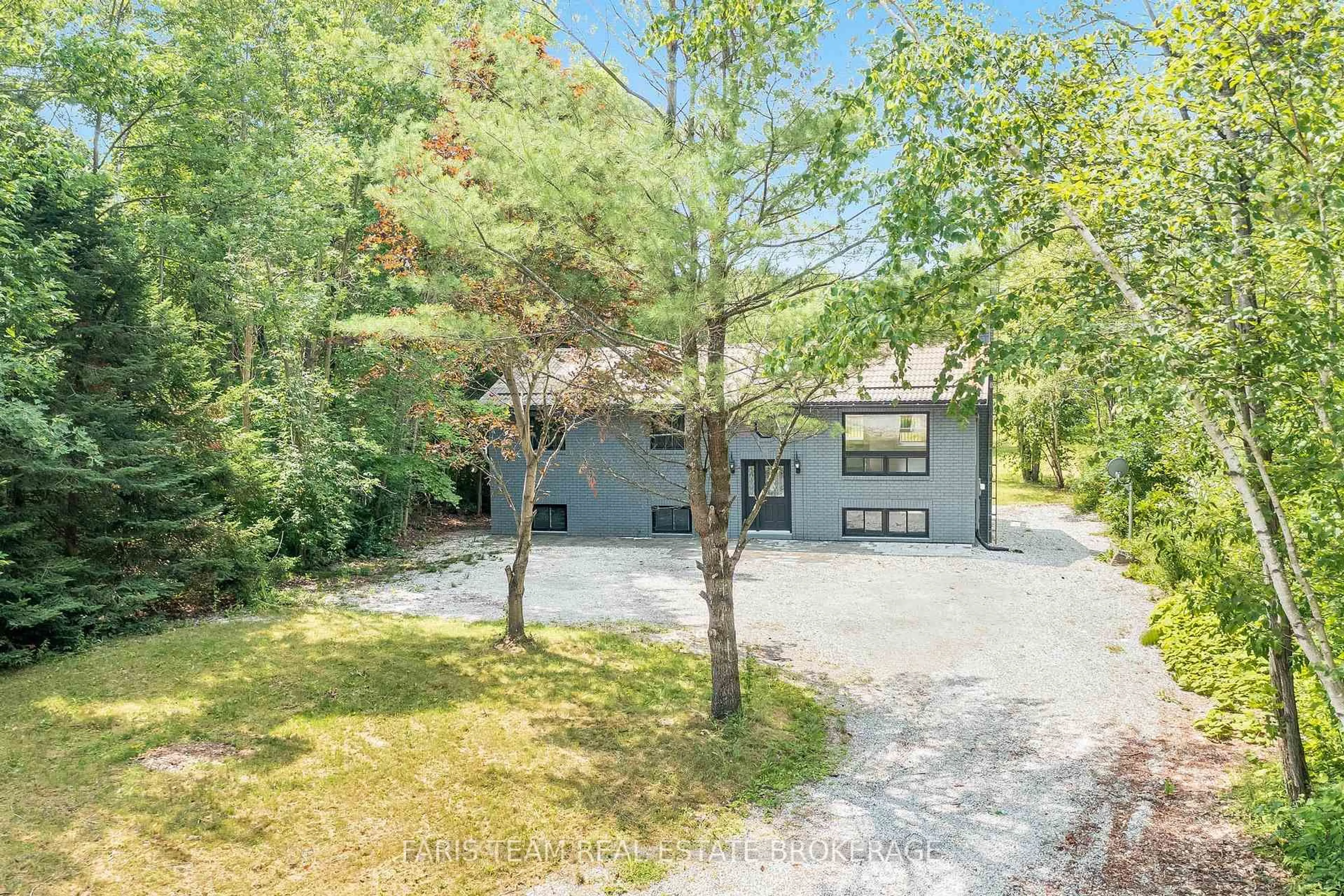 A pic from outside/outdoor area/front of a property/back of a property/a pic from drone, unknown for 5127 Severn Pines Cres, Severn Ontario L0K 2B0