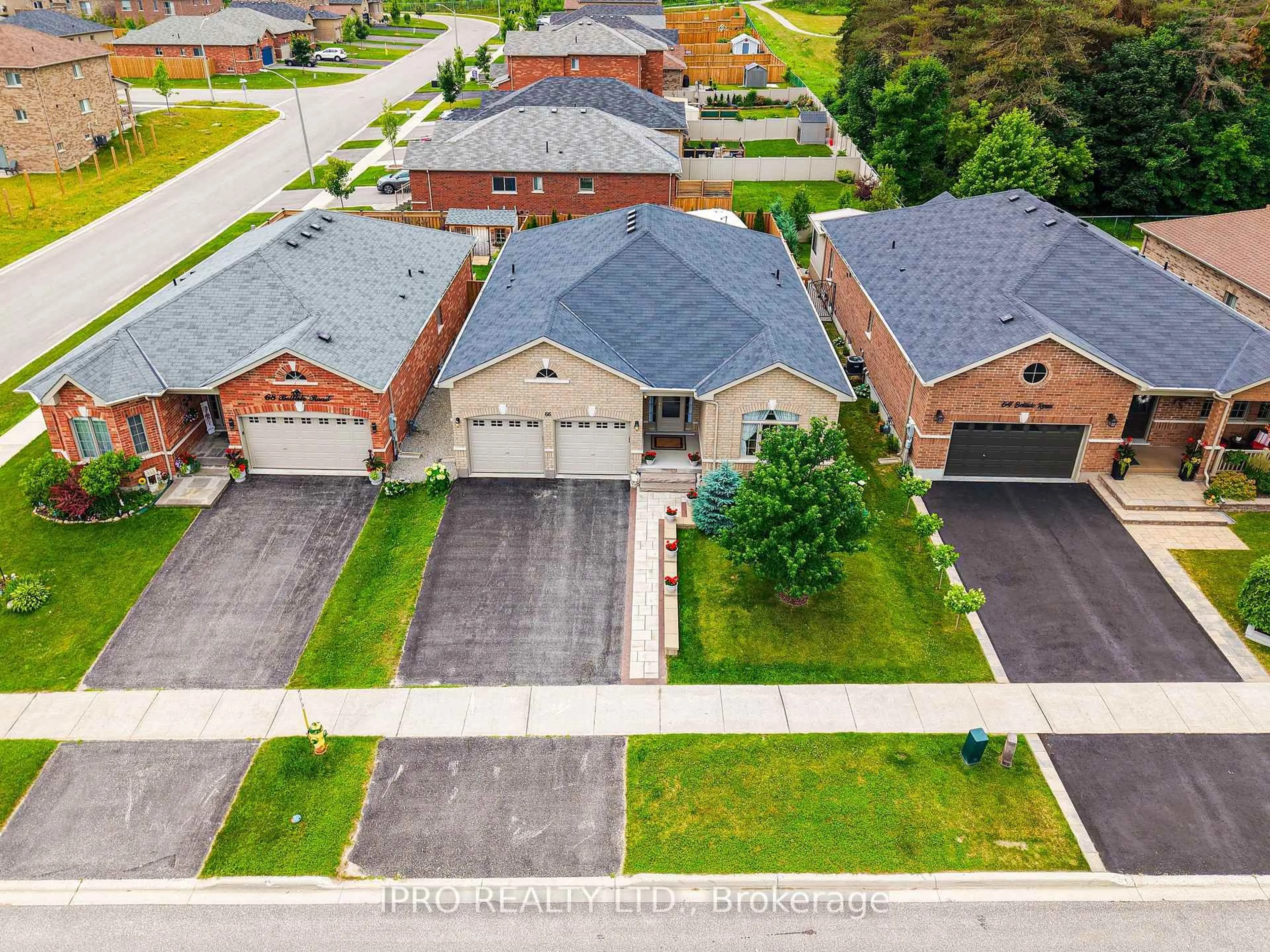 A pic from outside/outdoor area/front of a property/back of a property/a pic from drone, street for 66 Bellisle Rd, Penetanguishene Ontario L9M 0V6