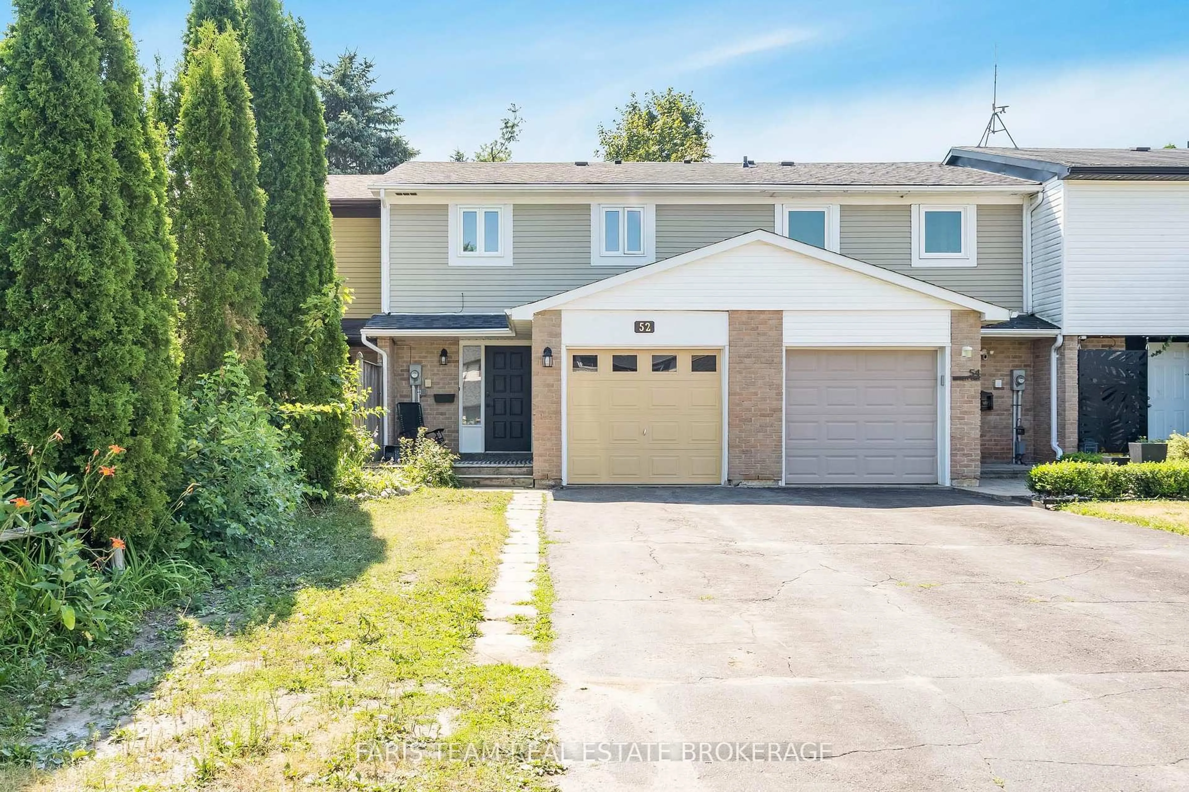 A pic from outside/outdoor area/front of a property/back of a property/a pic from drone, street for 52 Barrett Cres, Barrie Ontario L4N 5C8