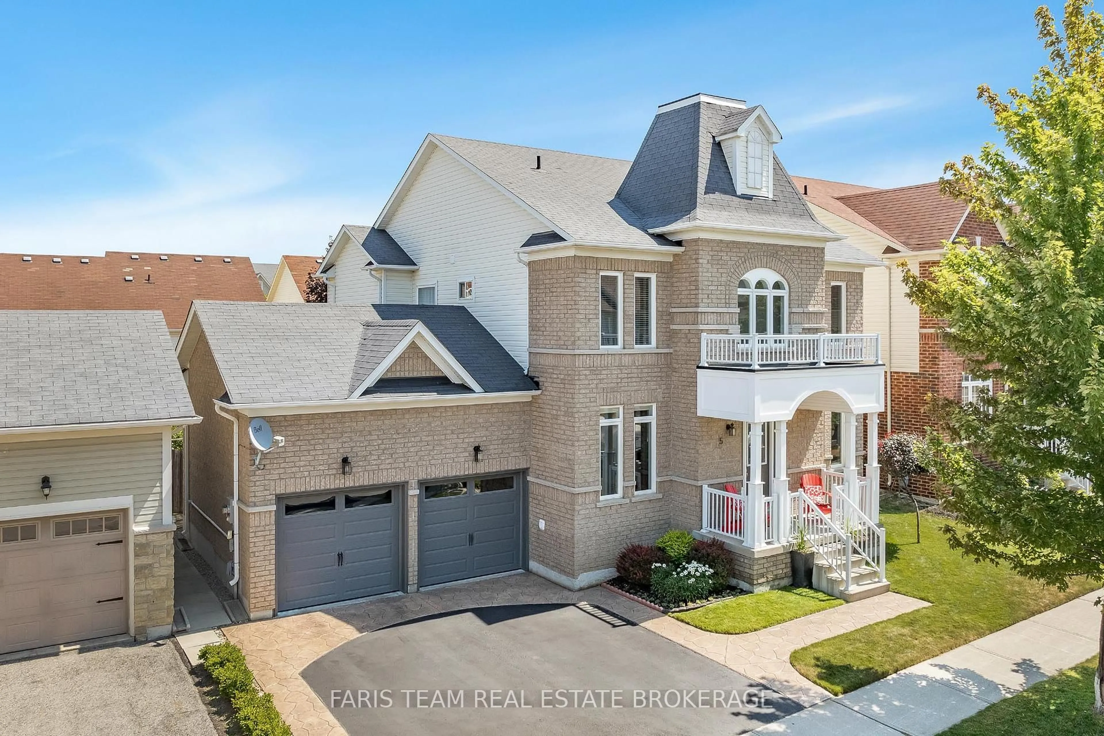 Home with brick exterior material, street for 5 Magna Carta Rd, Barrie Ontario L4M 7H9