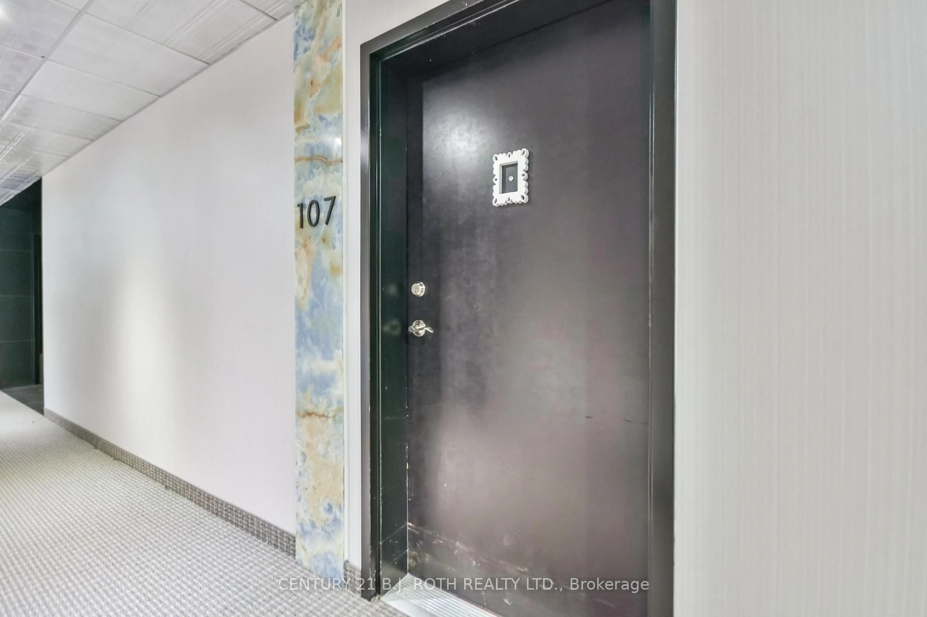 Indoor foyer for 306 Essa Rd #107, Barrie Ontario L9J 0H5