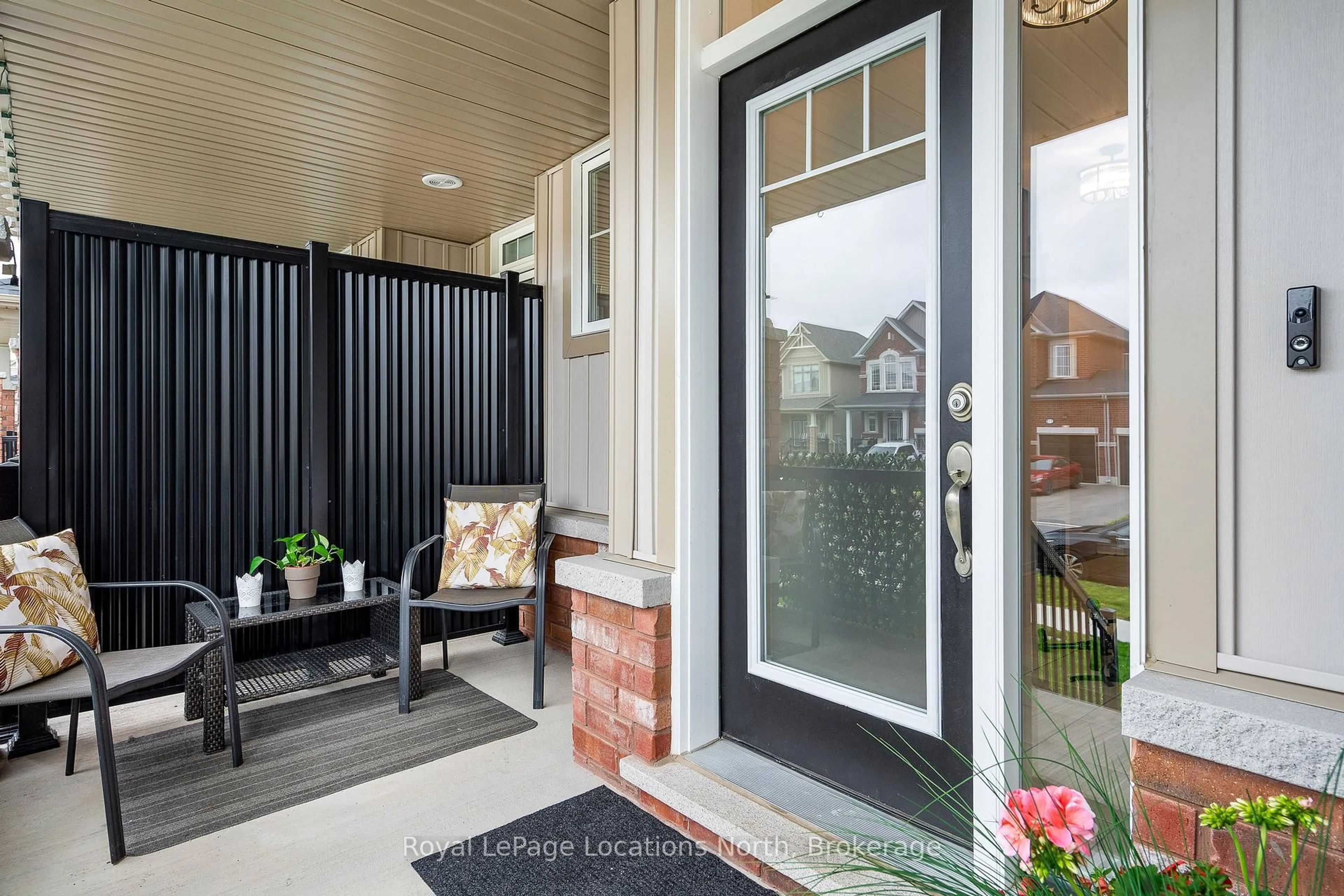 Indoor entryway for 14 Bailey St, Collingwood Ontario L9Y 3W8