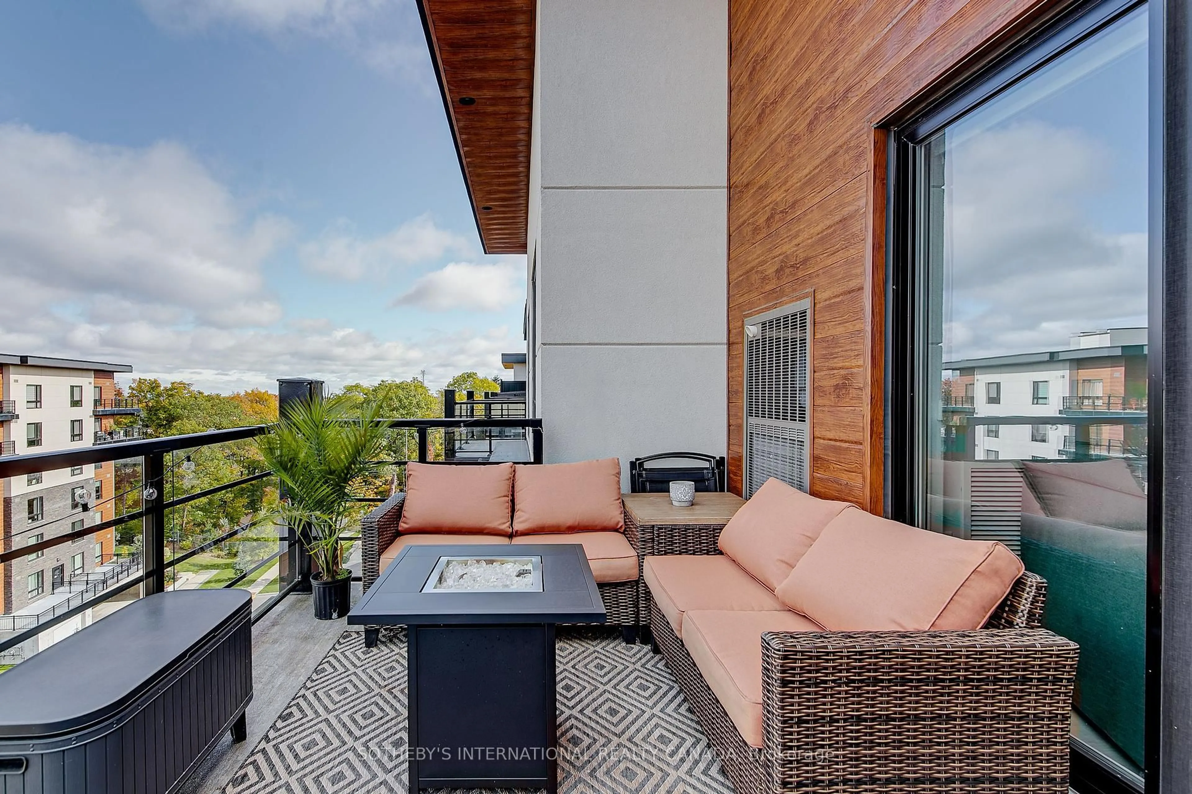 Patio, water/lake/river/ocean view for 304 Essa Rd #609, Barrie Ontario L4N 9C5