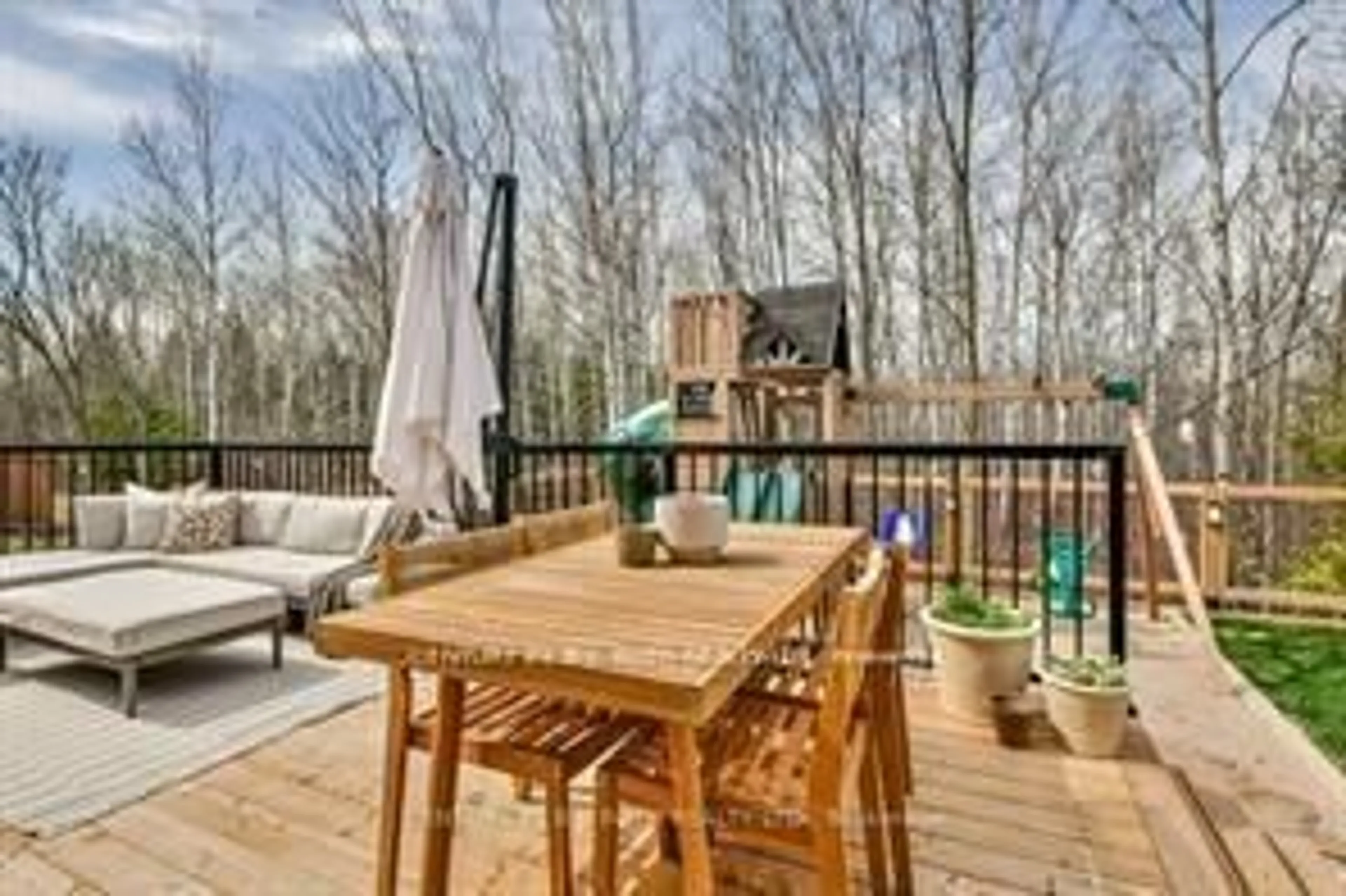 Patio, unknown for 215 Roy Dr, Clearview Ontario L0M 1S0