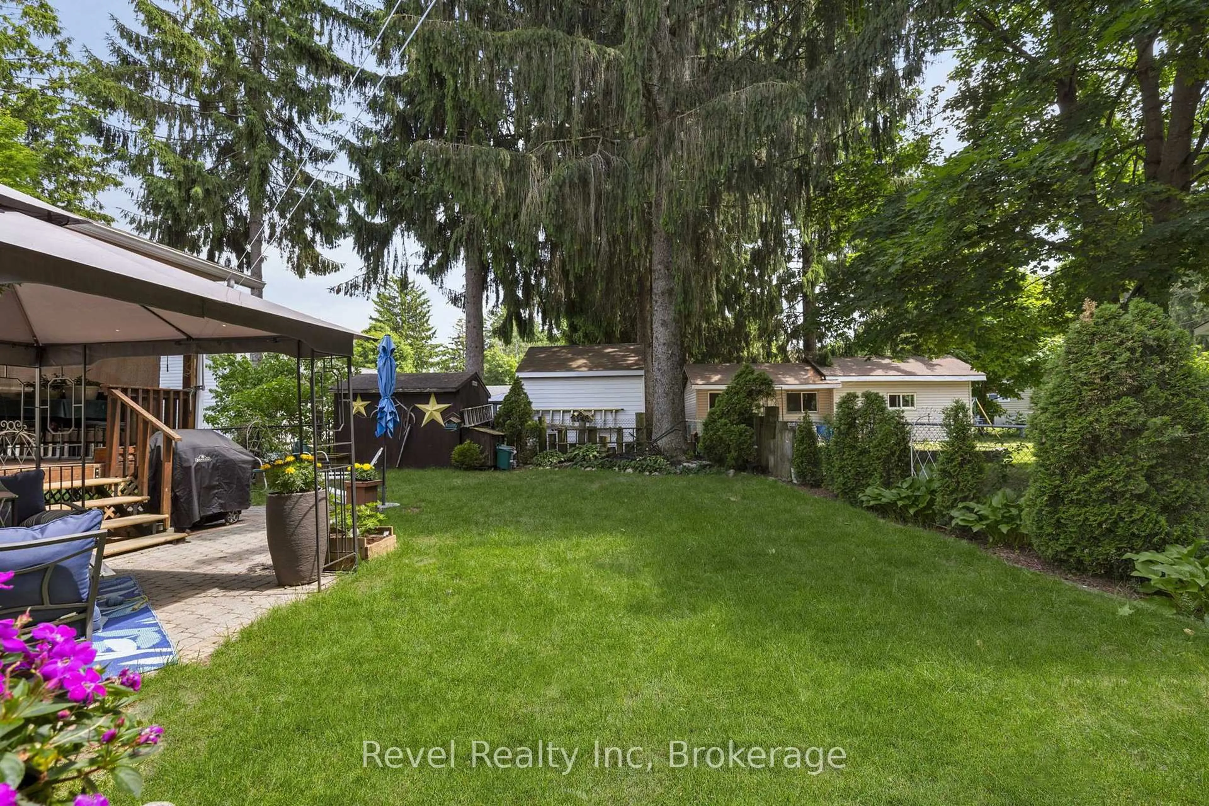 Patio, street for 5411 Elliott Sdrd #19, Tay Ontario L4R 4K3