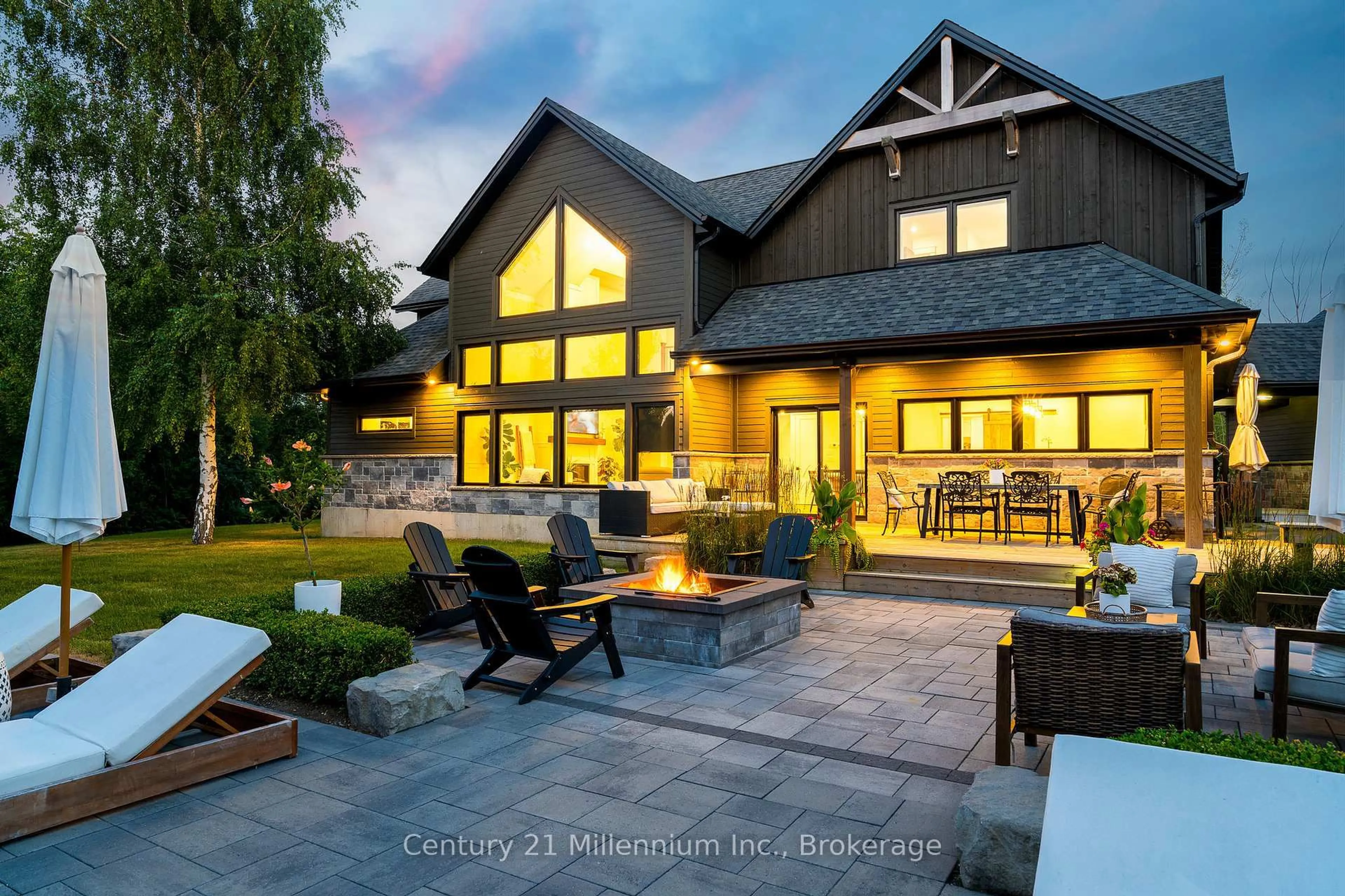 Patio, mountain view for 6920 Poplar Sdrd, Collingwood Ontario L9Y 0X2
