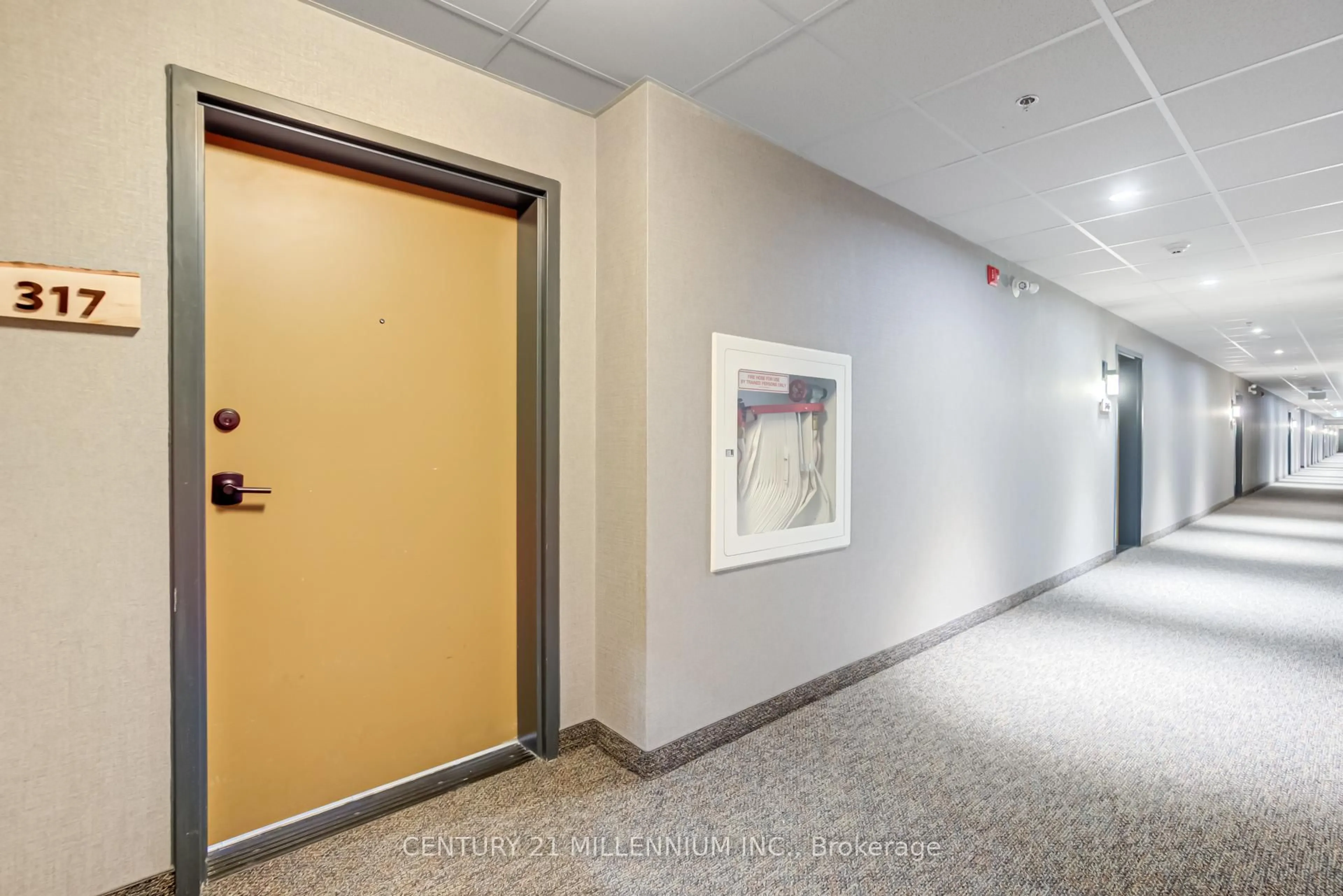 Indoor foyer for 54 Koda St #317, Barrie Ontario L9J 0A6