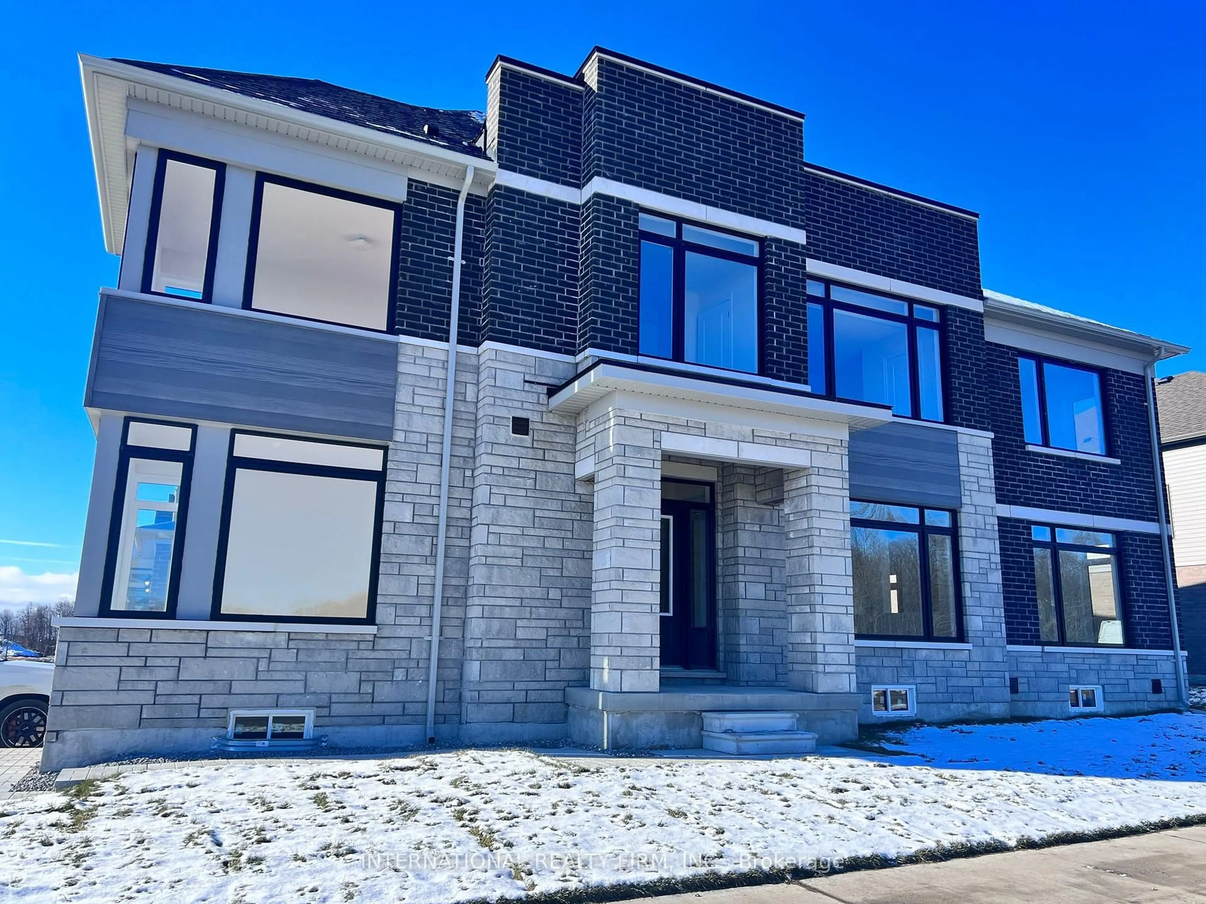 Home with brick exterior material, building for 8 Zaba Rd, Barrie Ontario L9J 0L9