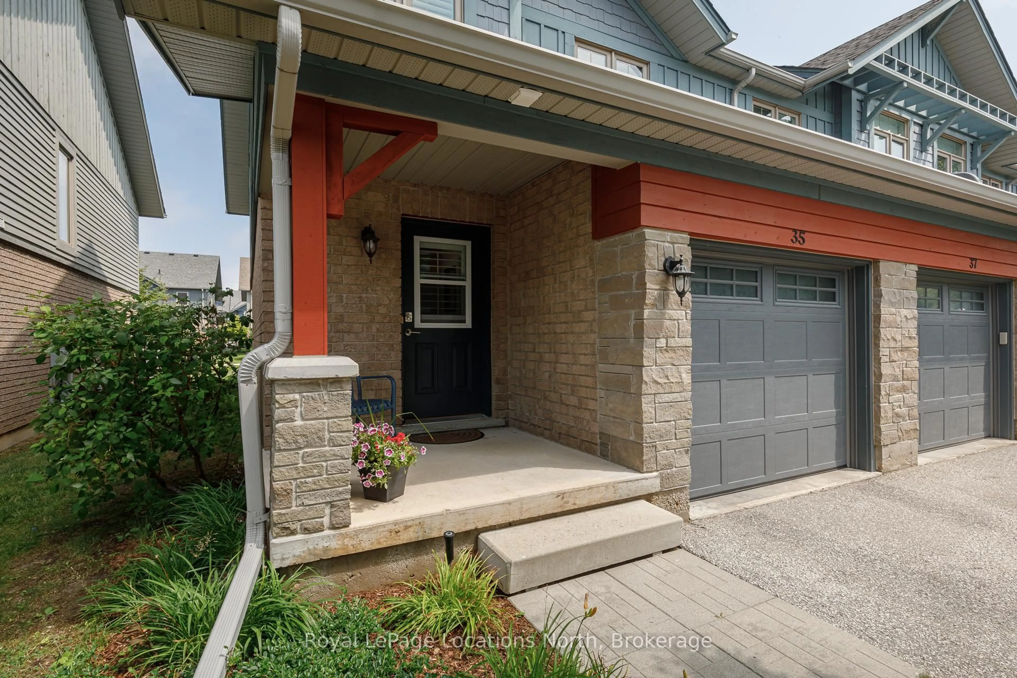 Home with brick exterior material, street for 35 Silver Glen Blvd, Collingwood Ontario L9Y 0G9