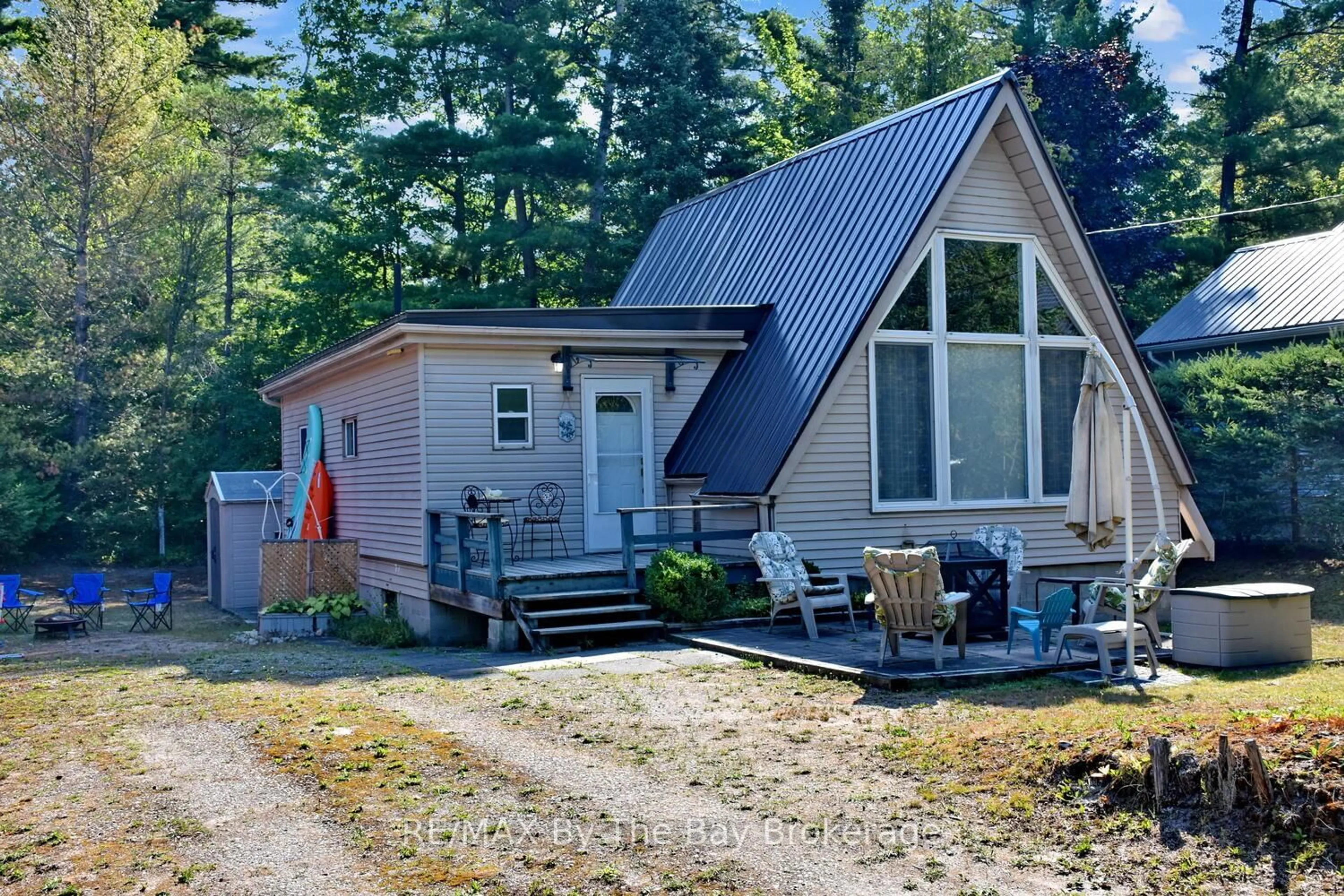 Patio, unknown for 1335 River Rd, Wasaga Beach Ontario L9Z 2R7