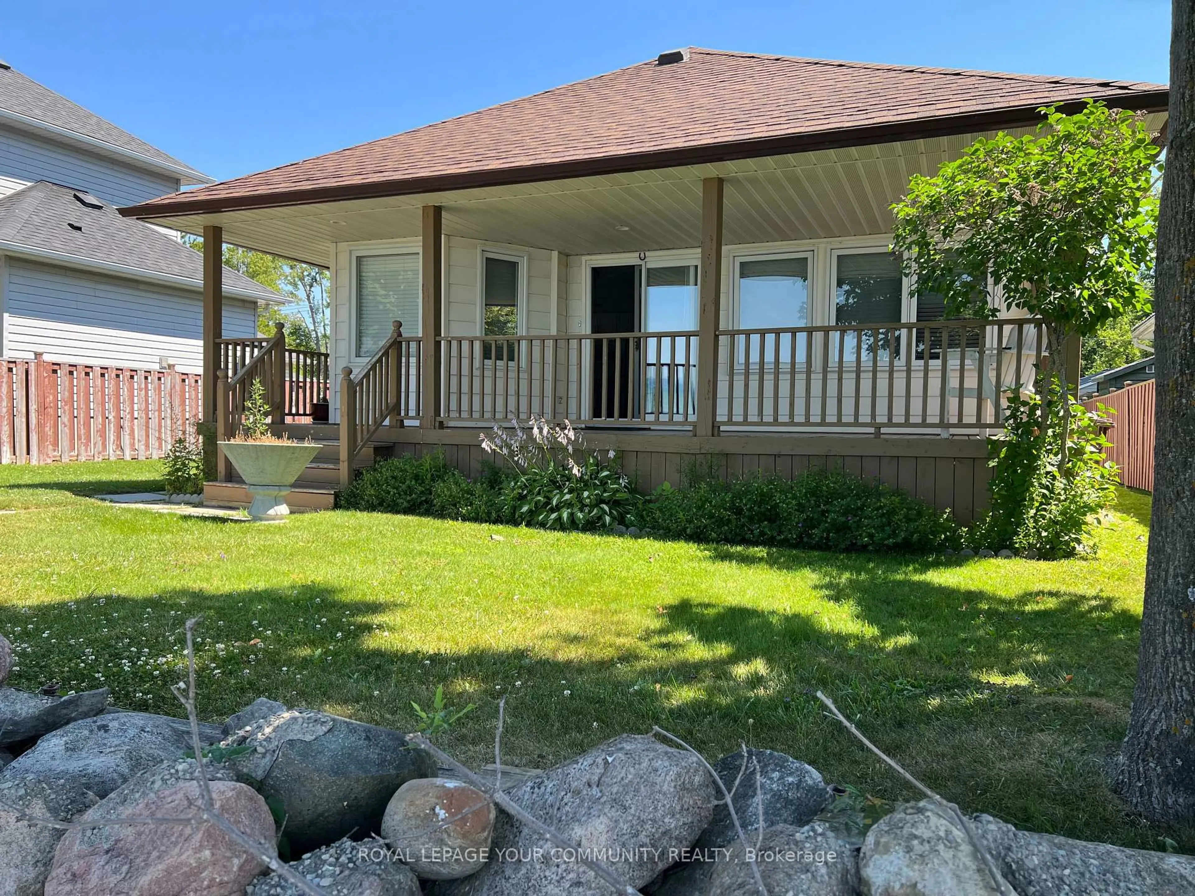 A pic from outside/outdoor area/front of a property/back of a property/a pic from drone, water/lake/river/ocean view for 2762 Lone Birch Tr, Ramara Ontario L0K 1B0