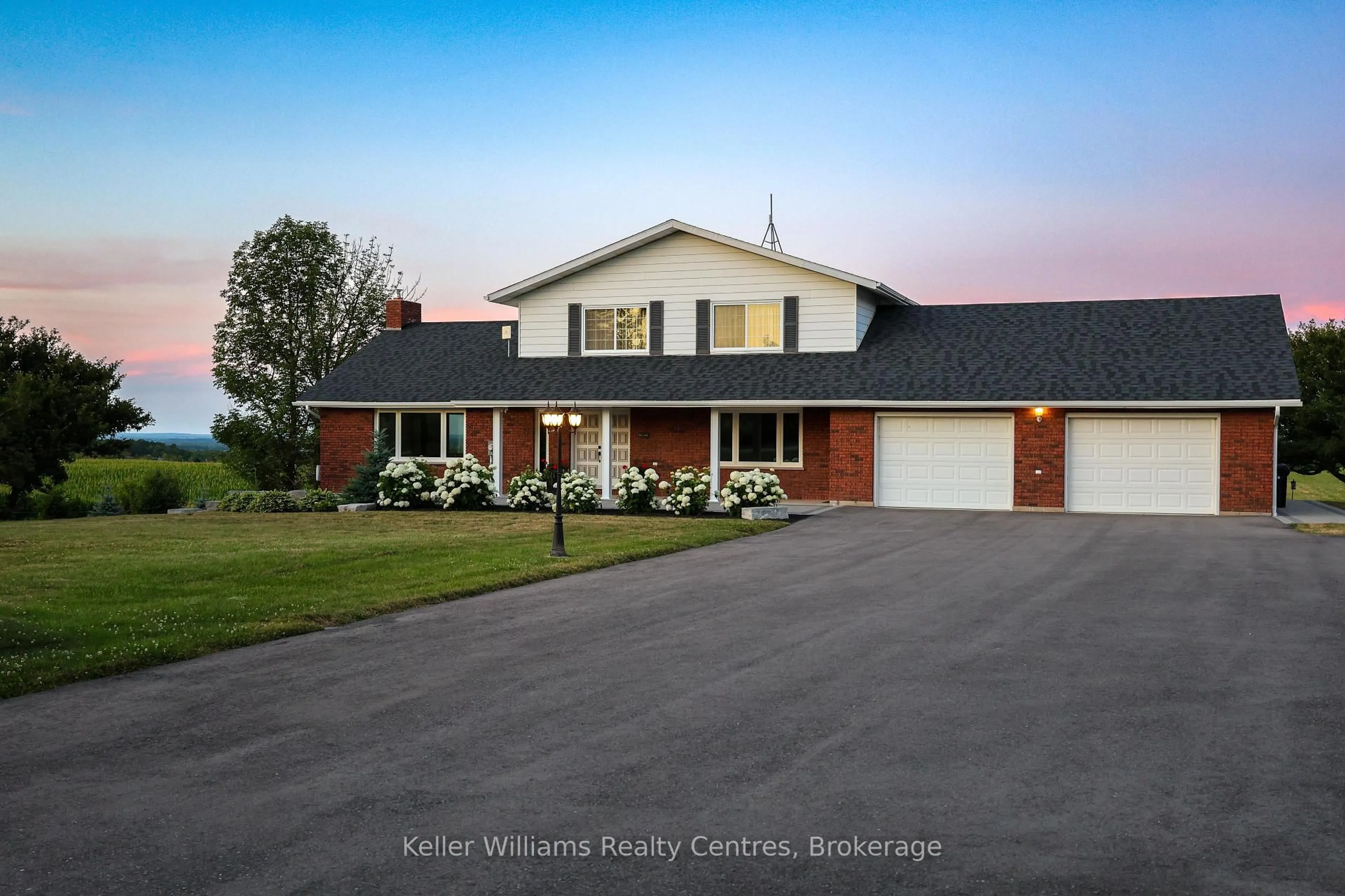 Home with vinyl exterior material, water/lake/river/ocean view for 2219 County Rd 42, Clearview Ontario L0M 1S0