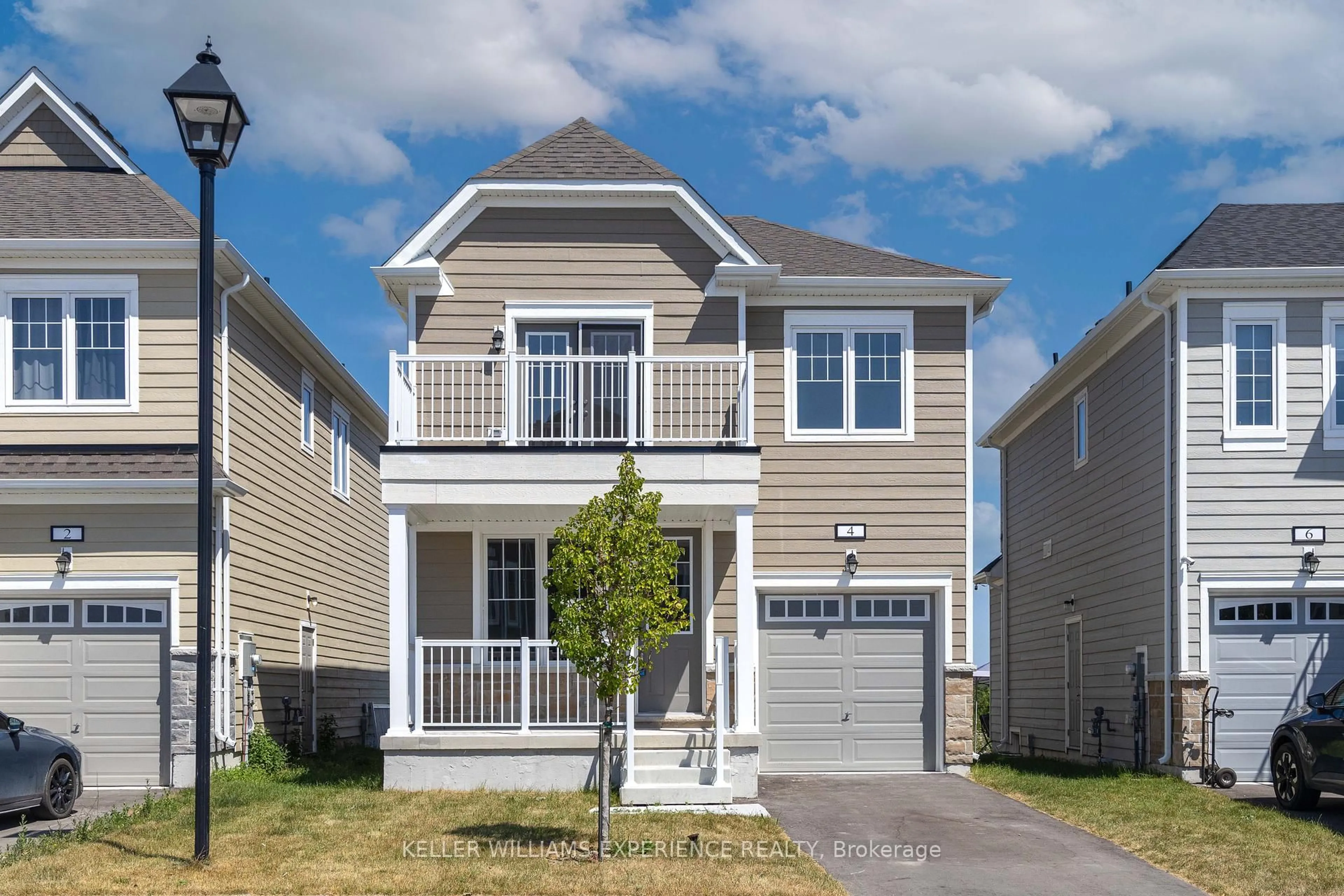 Home with vinyl exterior material, street for 4 Shapira Ave, Wasaga Beach Ontario L9Z 0K1