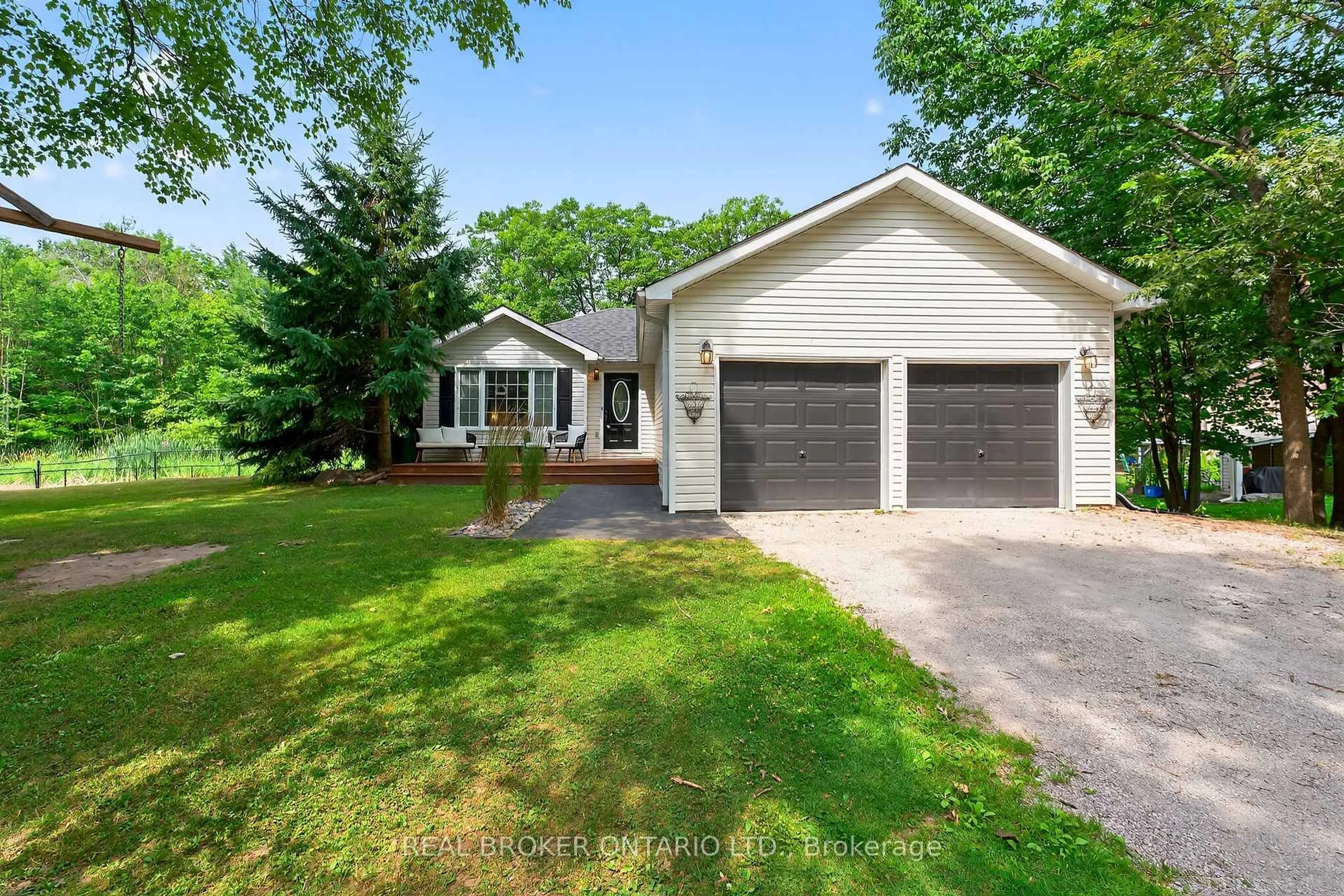 Home with vinyl exterior material, street for 7935 Park Lane Cres, Ramara Ontario L0K 2B0