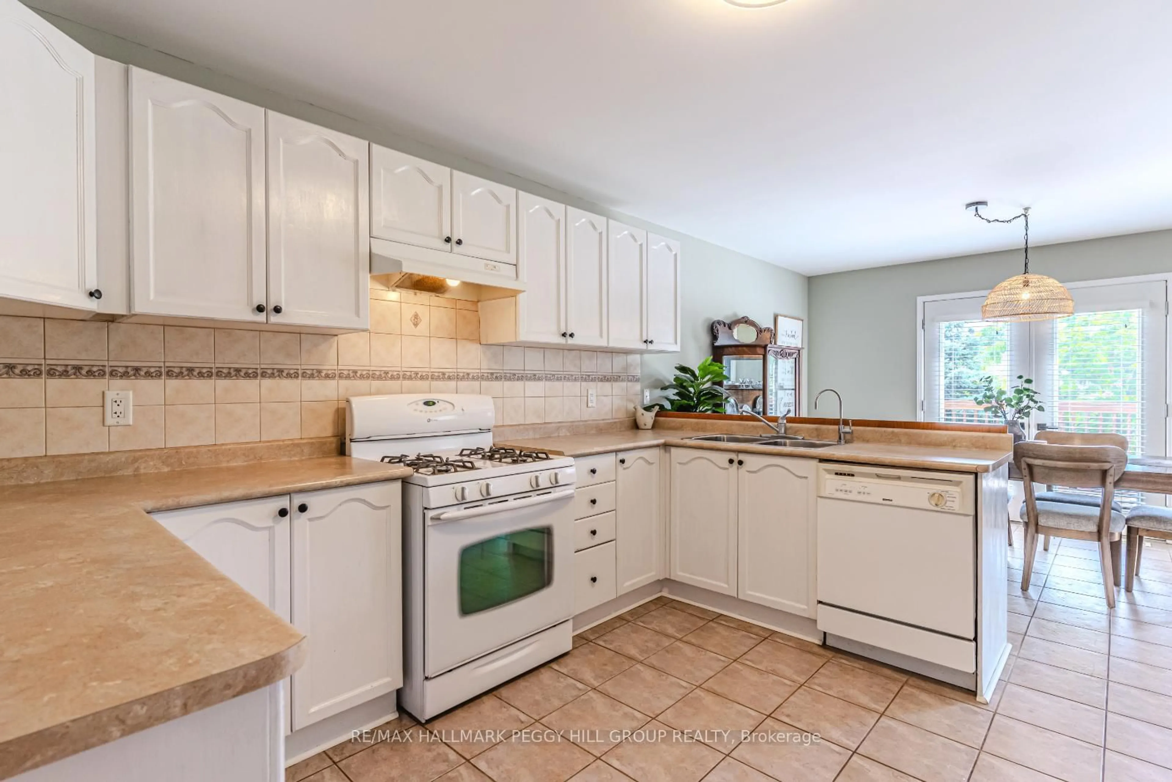 Standard kitchen, ceramic/tile floor for 3165 Bass Lake Sdrd, Orillia Ontario L3V 7Y7