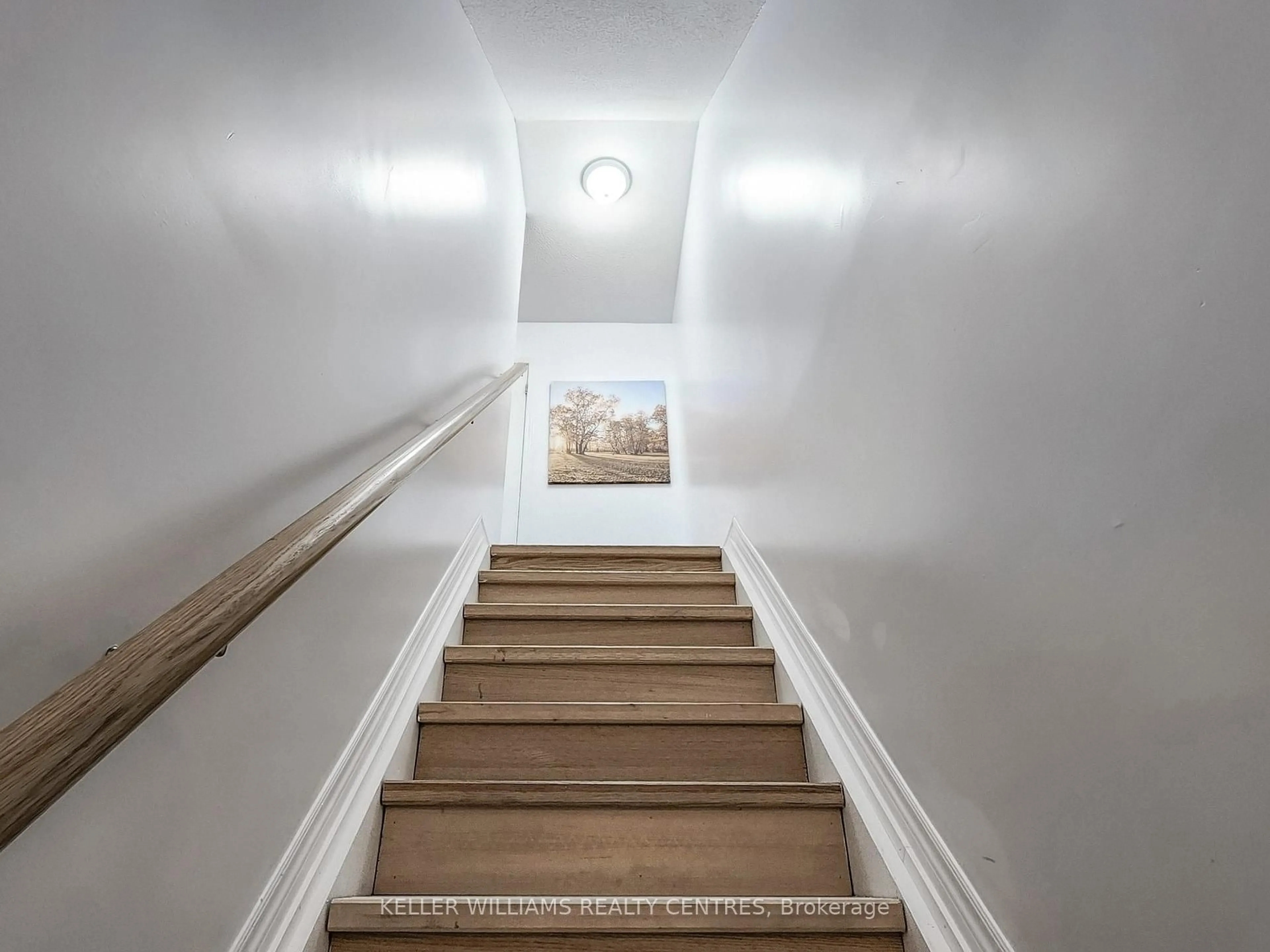 Stairs for 133 Sydenham Wells #7, Barrie Ontario L4M 0H3