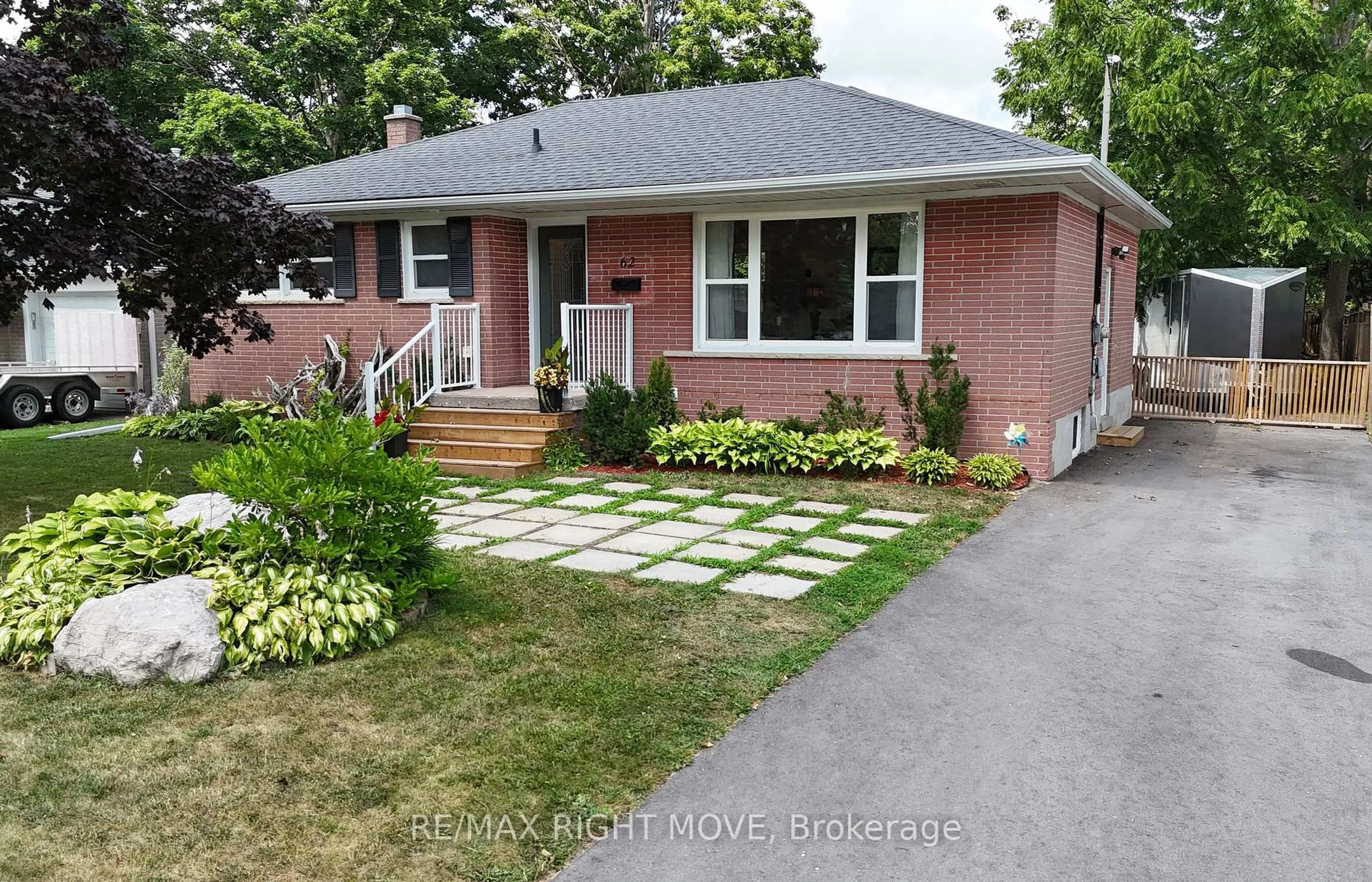 Home with brick exterior material, street for 62 North St, Orillia Ontario L3V 3S5