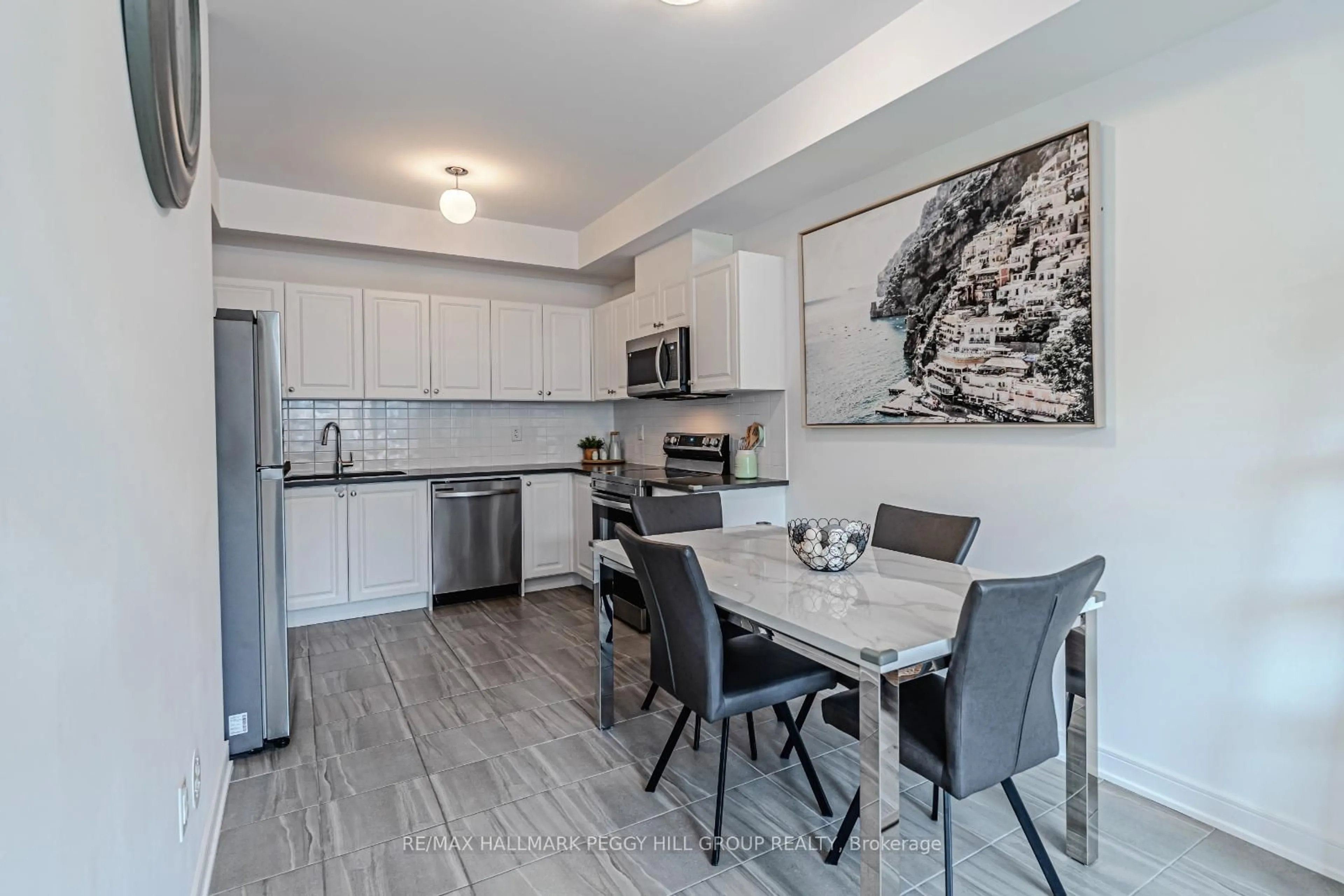 Open concept kitchen, unknown for 25 Red Maple Lane, Barrie Ontario L9J 0N4