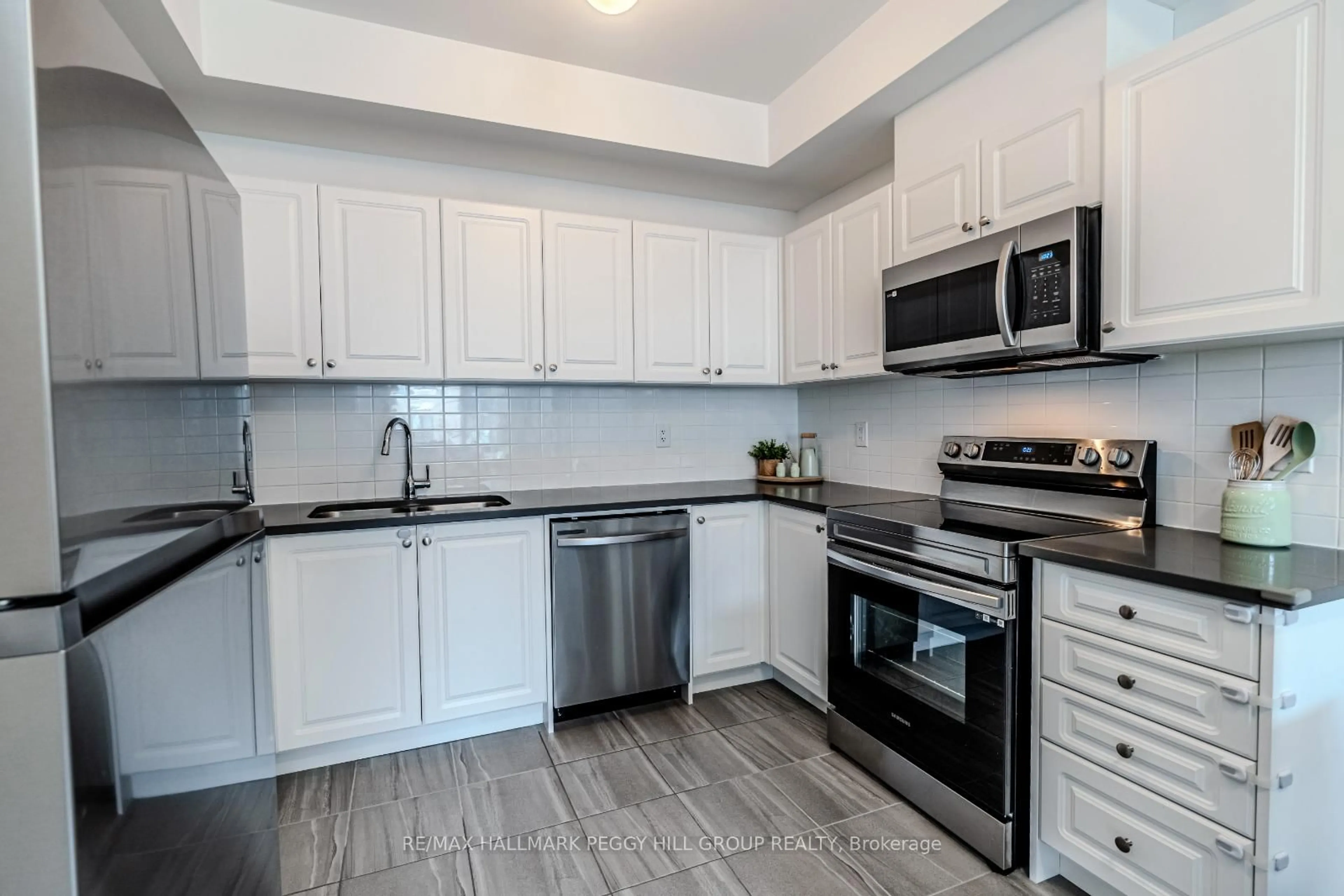 Standard kitchen, ceramic/tile floor for 25 Red Maple Lane, Barrie Ontario L9J 0N4