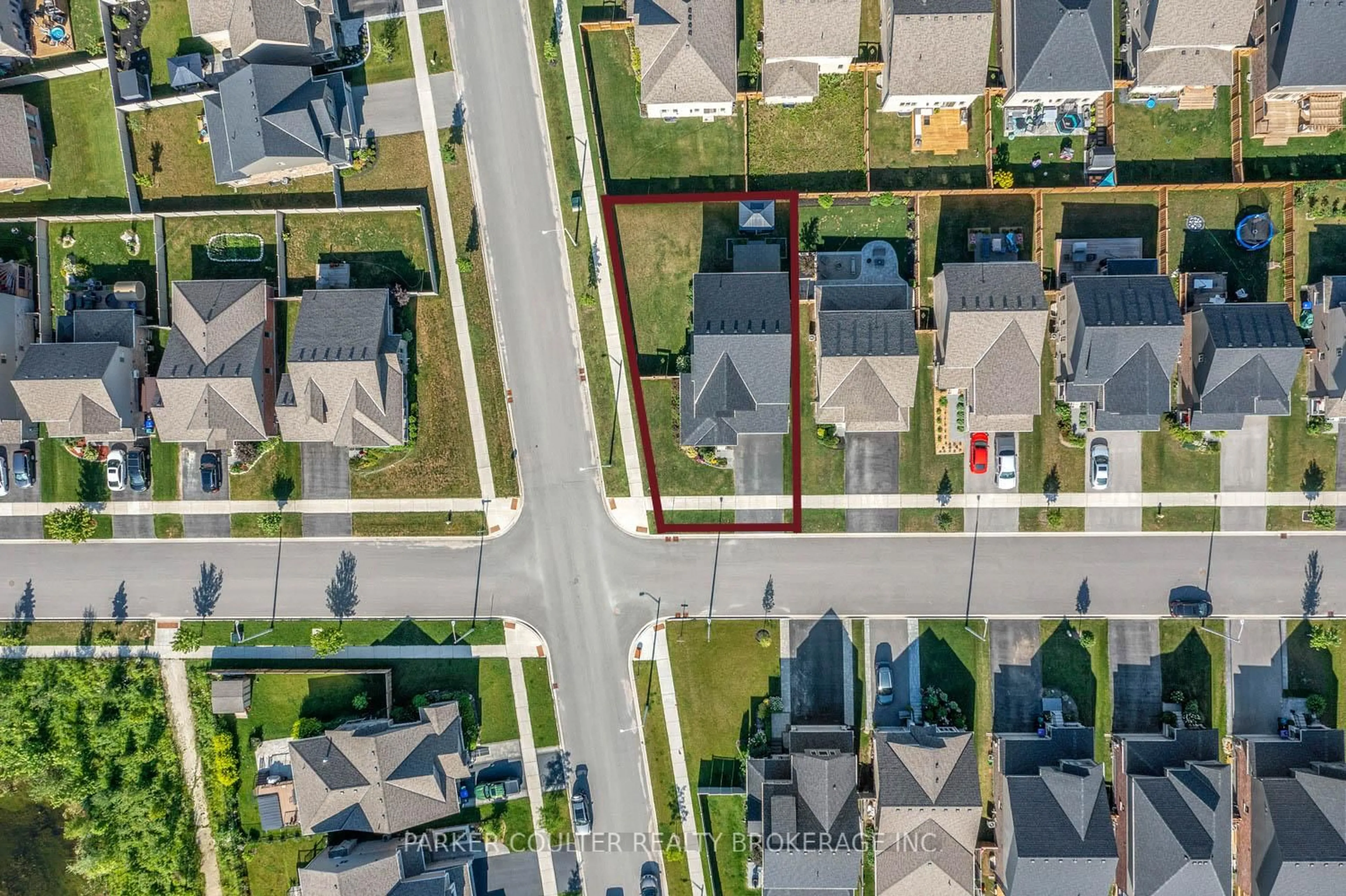 A pic from outside/outdoor area/front of a property/back of a property/a pic from drone, street for 1 Spencer St, Collingwood Ontario L9Y 3B7