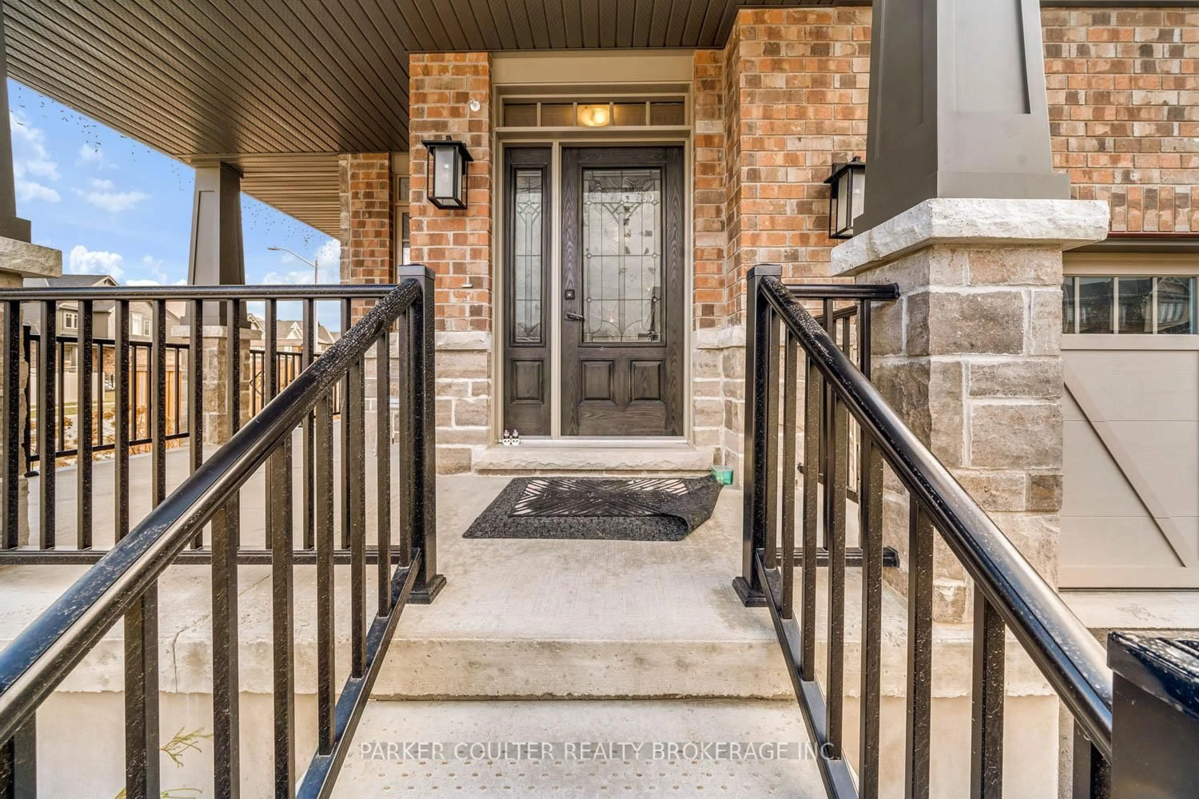 Indoor entryway for 1 Spencer St, Collingwood Ontario L9Y 3B7