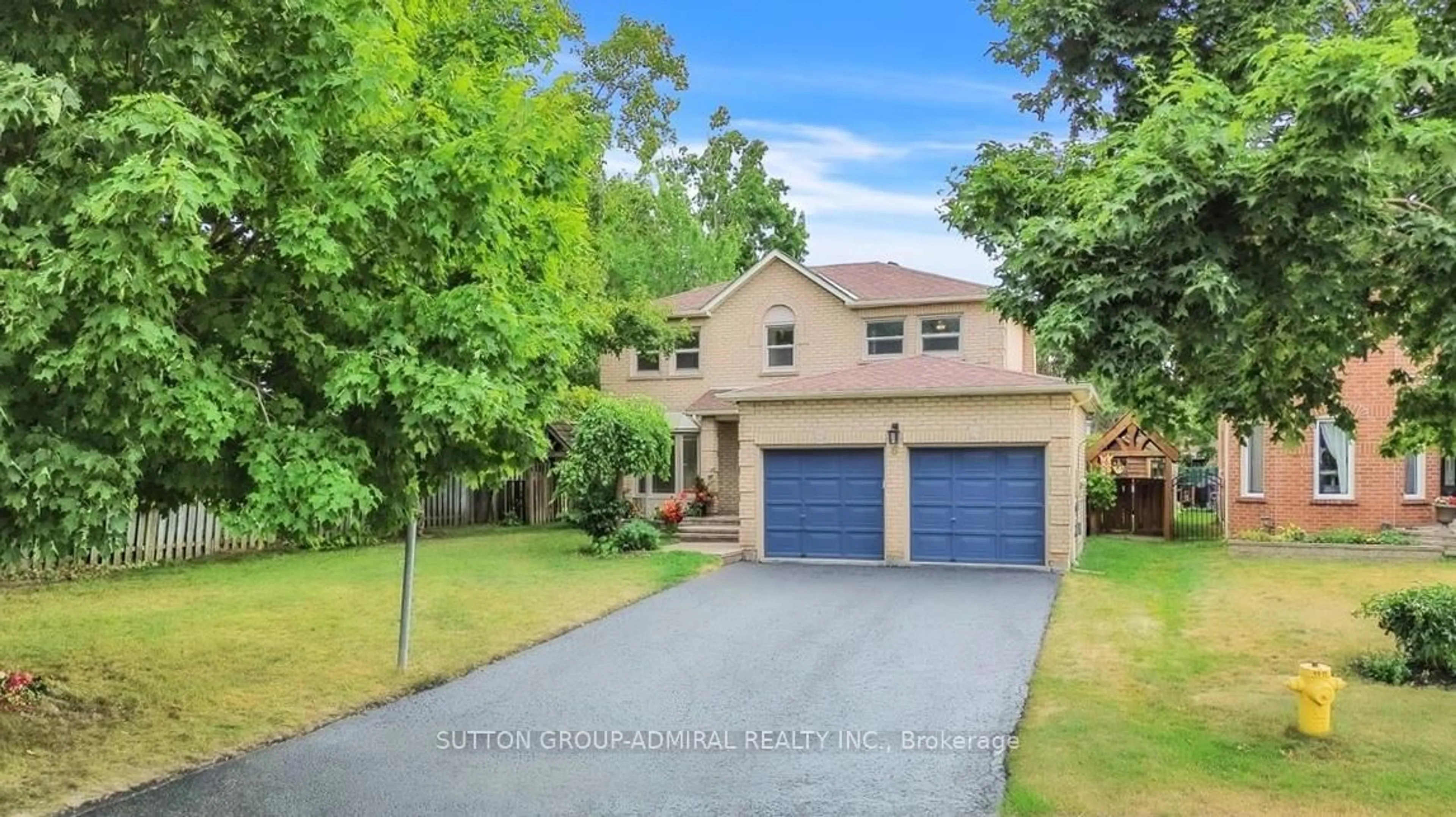 A pic from outside/outdoor area/front of a property/back of a property/a pic from drone, street for 6 Milne Crt, Barrie Ontario L4N 7J1