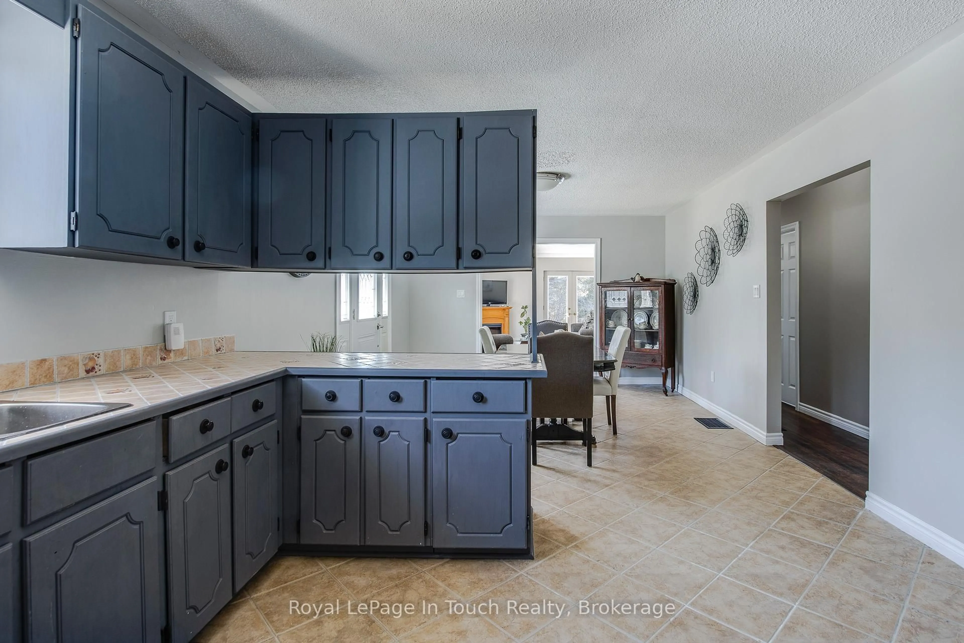 Open concept kitchen, ceramic/tile floor for 284 Concession 12 Rd, Tiny Ontario L0L 2J0