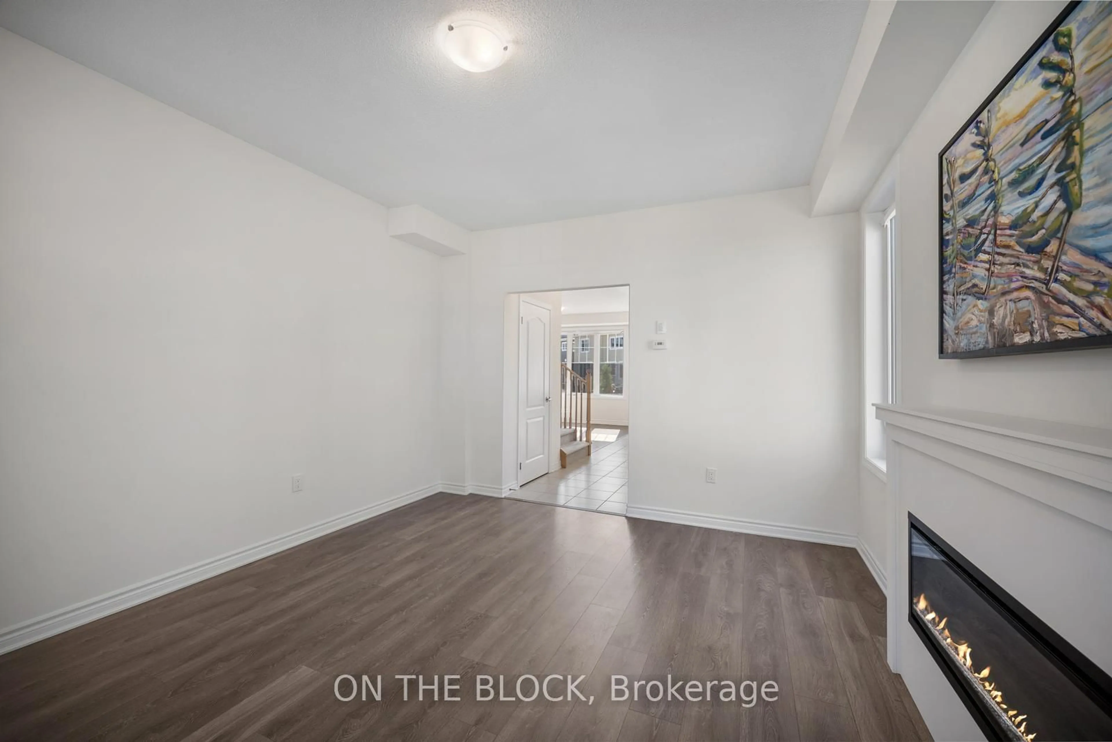 A pic of a room for 6 Courtland Way, Wasaga Beach Ontario L9Z 0K2