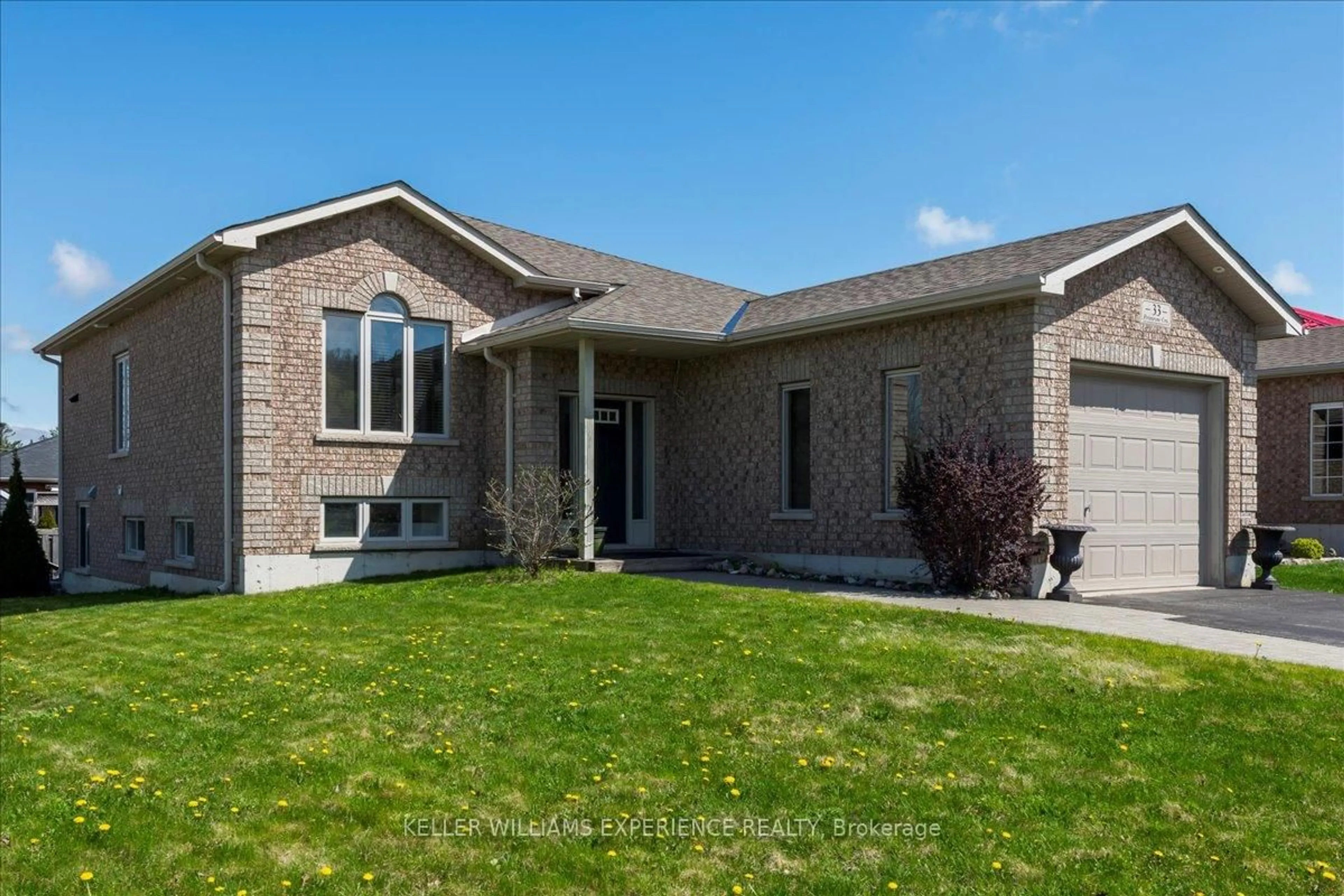 Home with brick exterior material, unknown for 33 Primrose Cres, Barrie Ontario L4N 3Y9