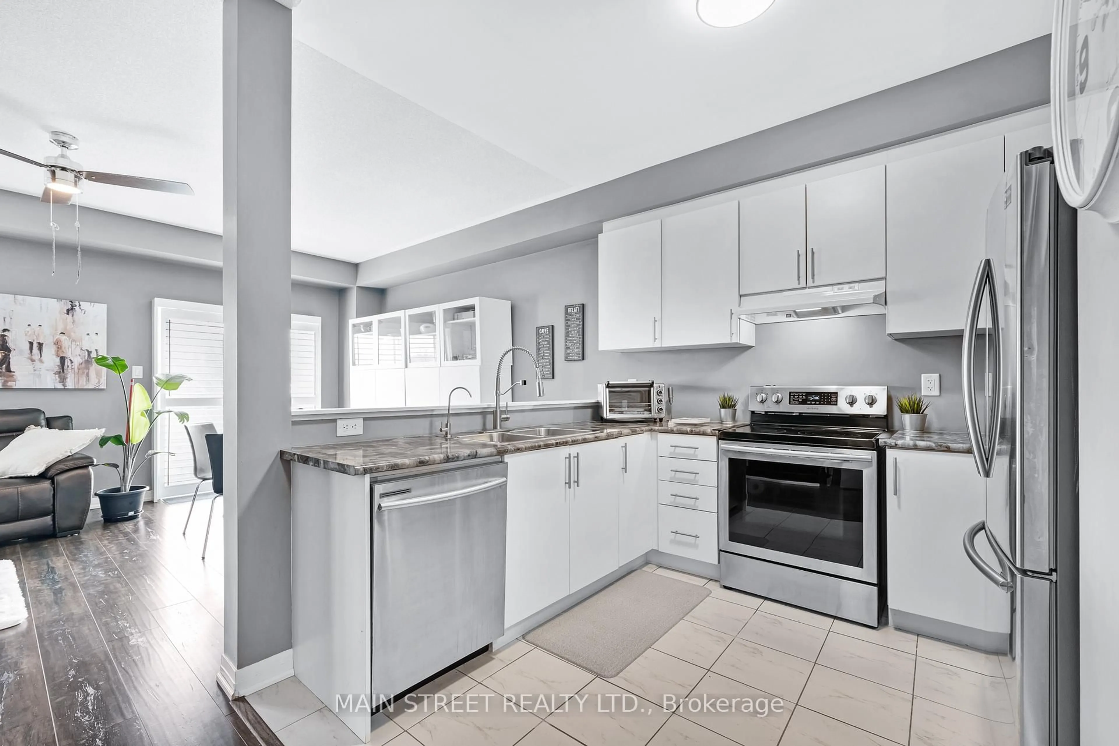 Open concept kitchen, ceramic/tile floor for 7 Bedford Estates Cres, Barrie Ontario L4N 9K5